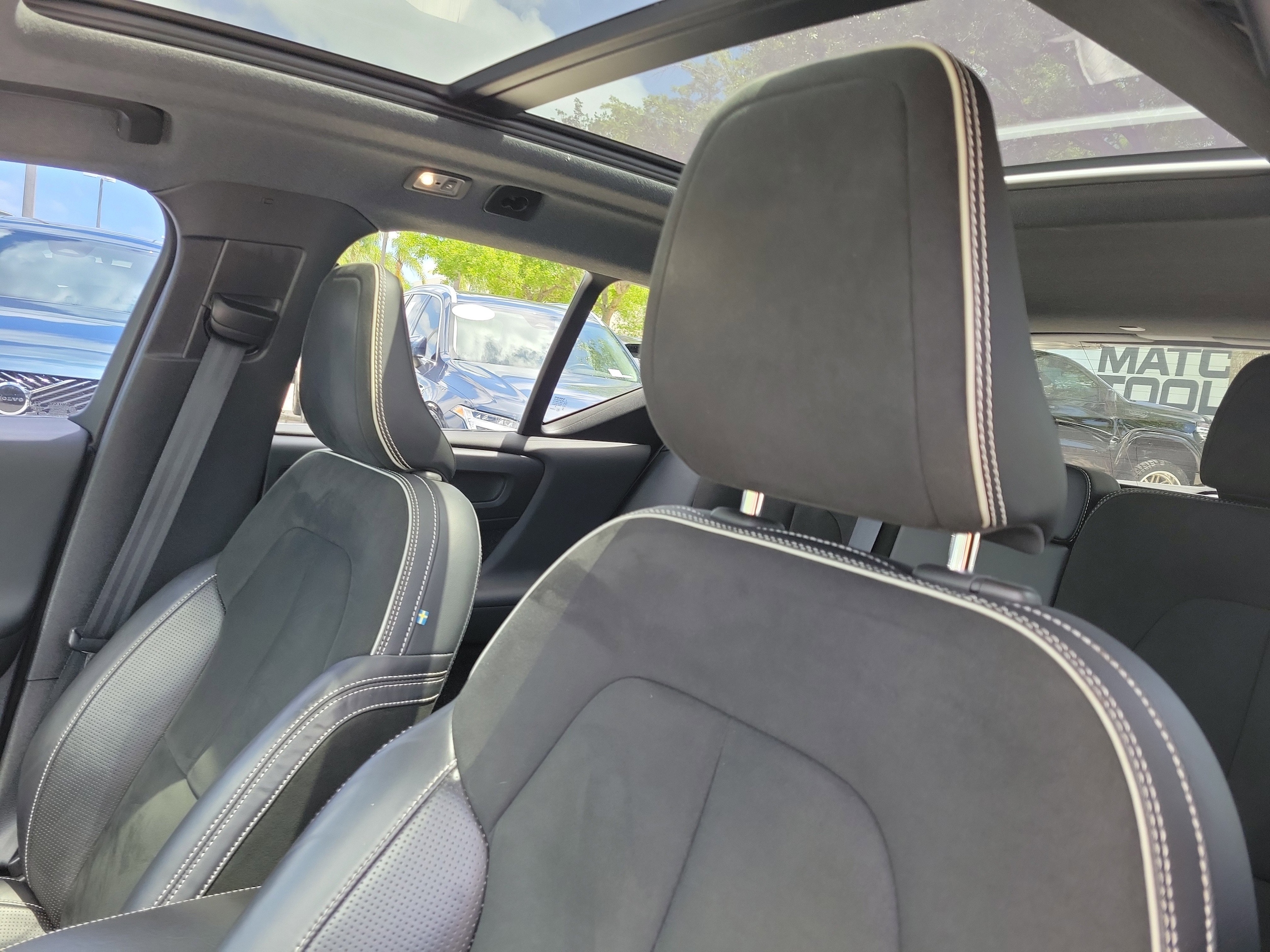 2021 Volvo XC40 R-Design - Photo 21