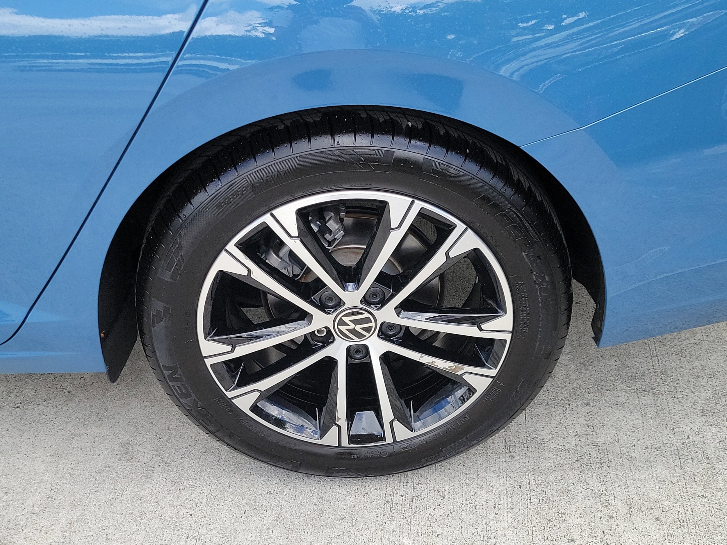 2025 Volkswagen Jetta Sport - Photo 6
