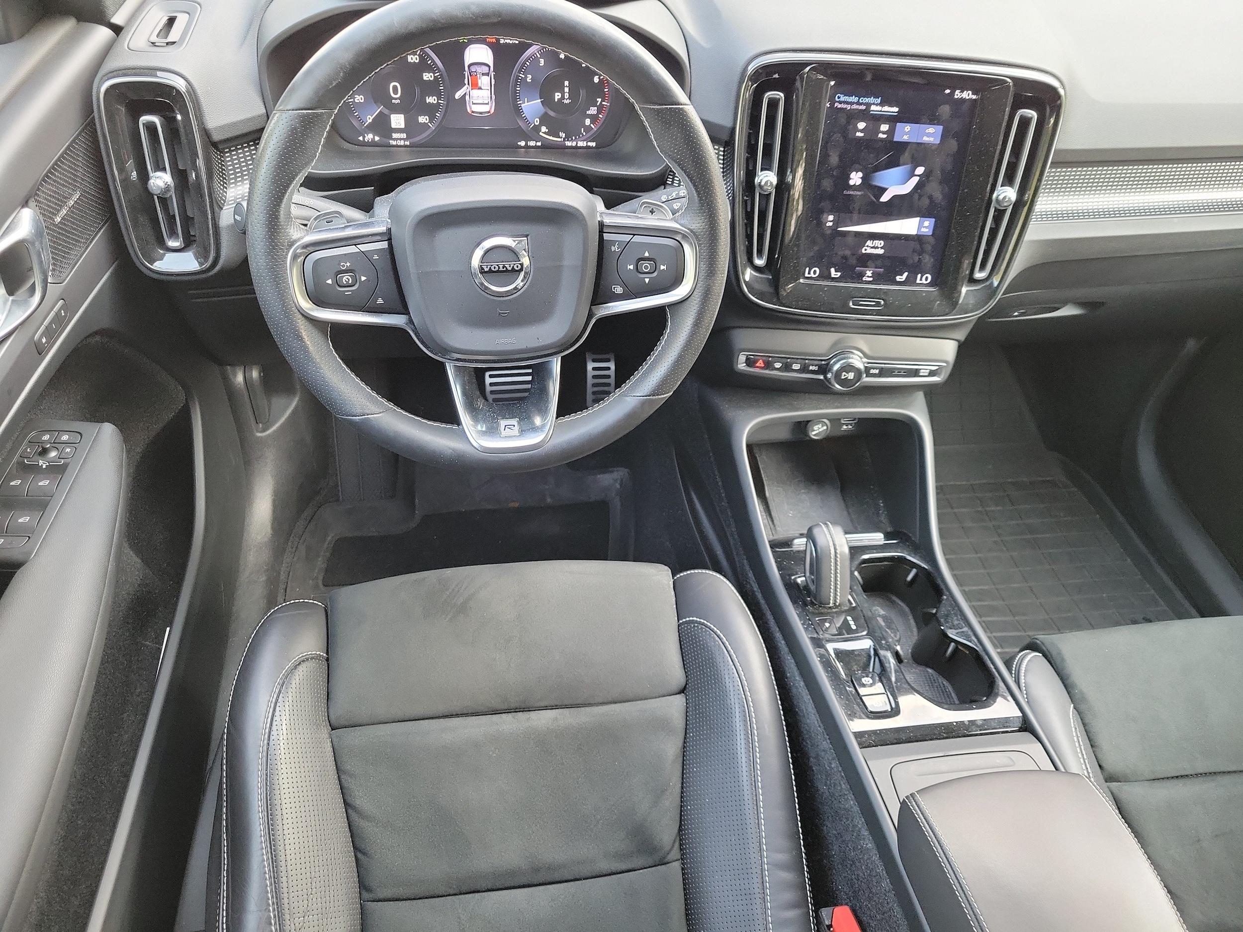 2019 Volvo XC40 R-Design - Photo 11