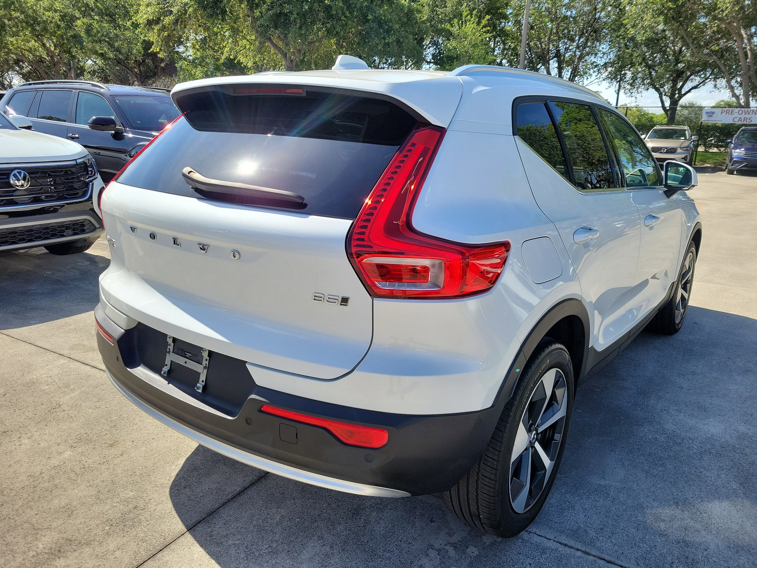 2024 Volvo XC40 Plus - Photo 8