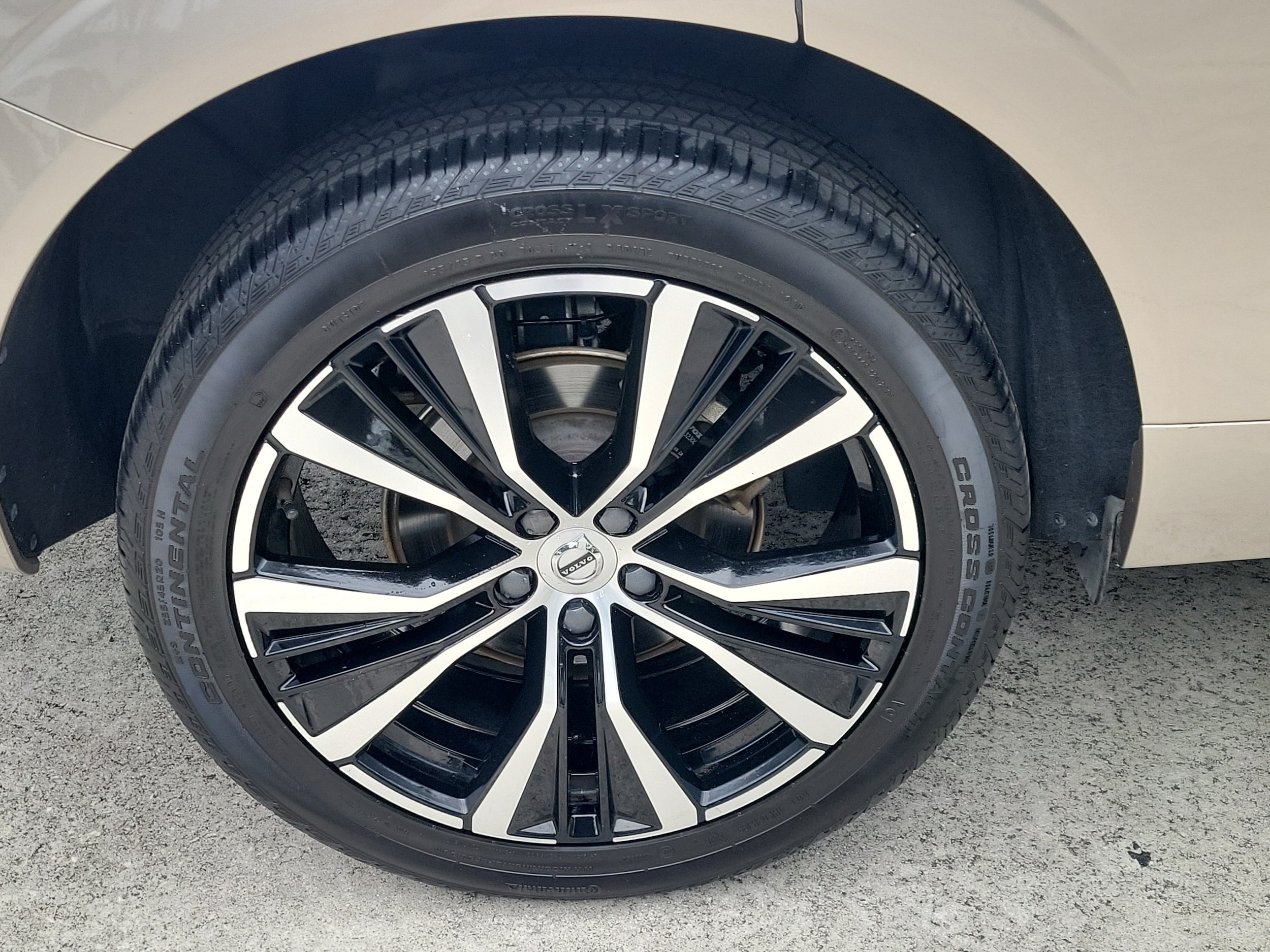 2024 Volvo XC60 Plus - Photo 10