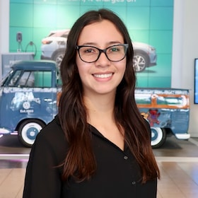 Staff member Alejandra Rincon from 6a7173901463