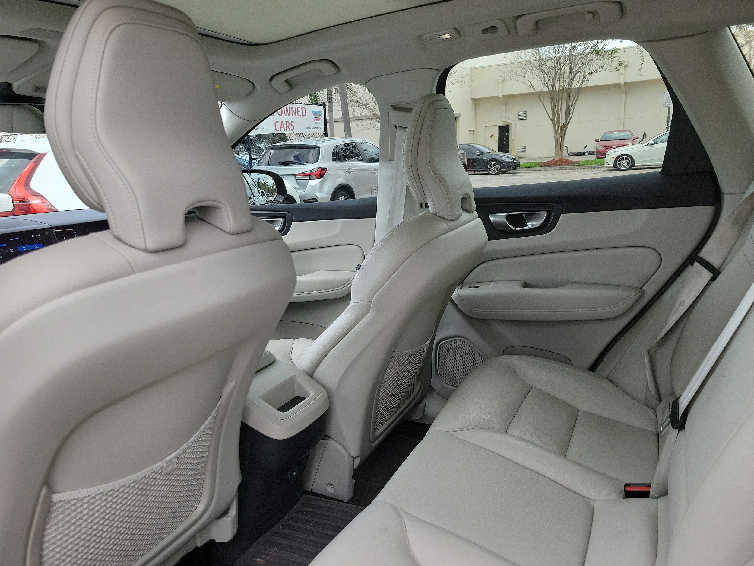 2023 Volvo XC60 Plus - Photo 16