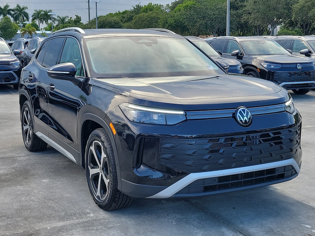 New 2026 Volkswagen Tiguan SE SUV