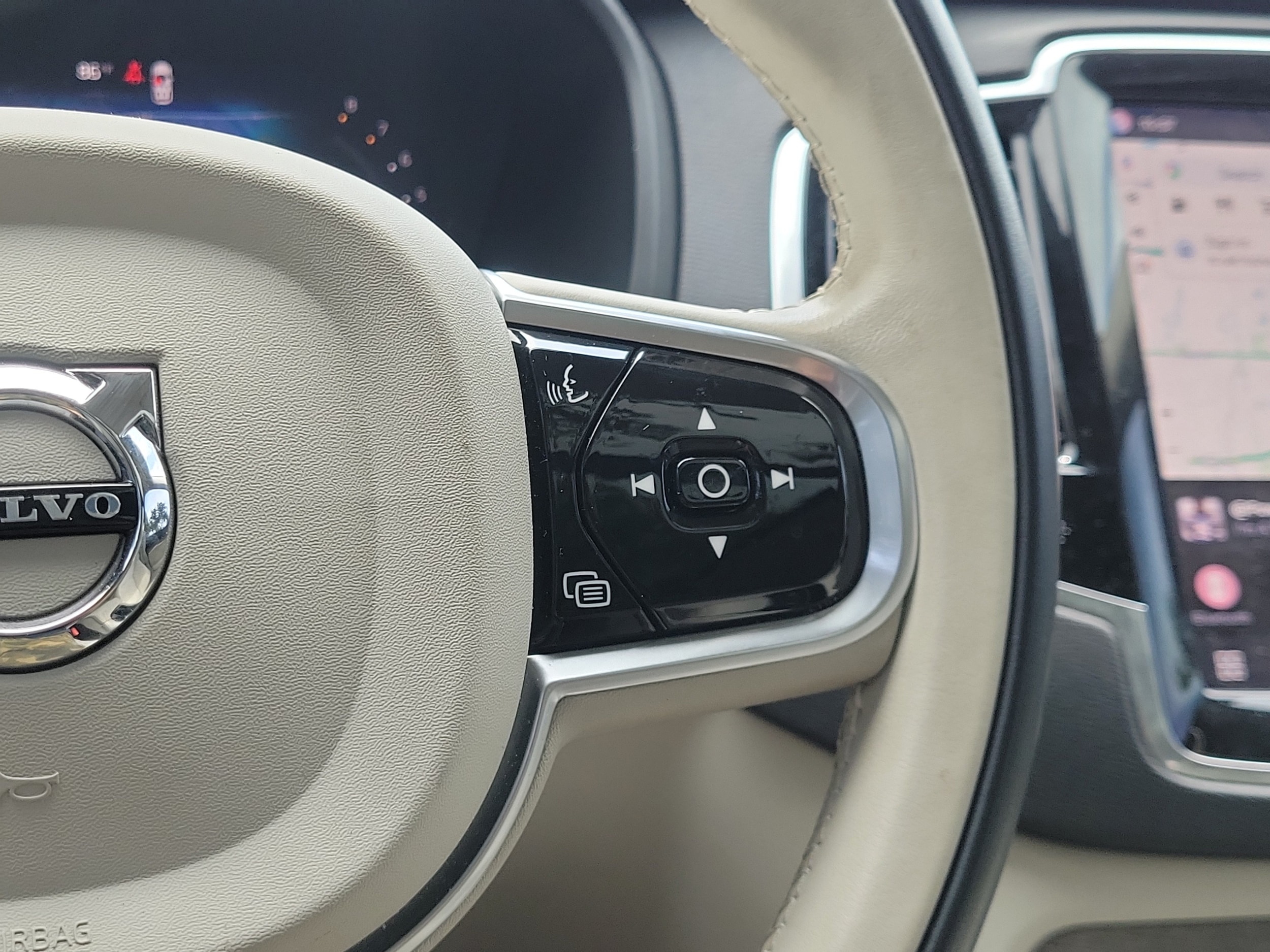 2023 Volvo XC90 Plus - Photo 23