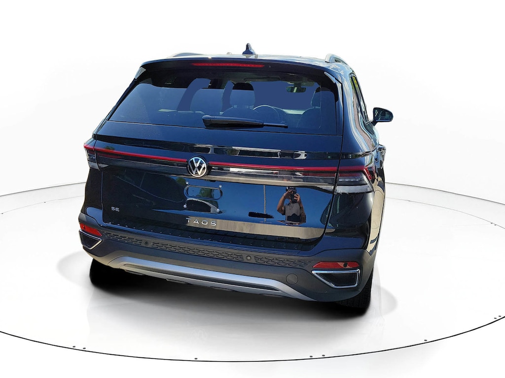 New 2026 Volkswagen Taos 1.5T SE SUV
