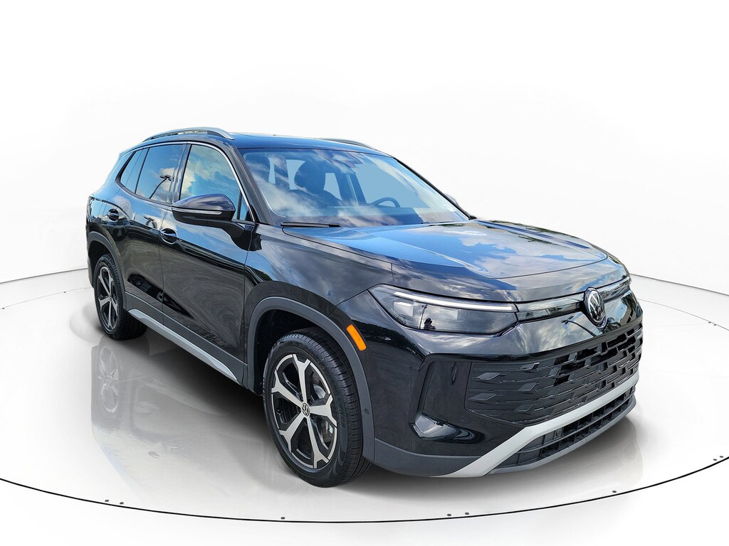 New 2026 Volkswagen Tiguan 2.0T SE SUV