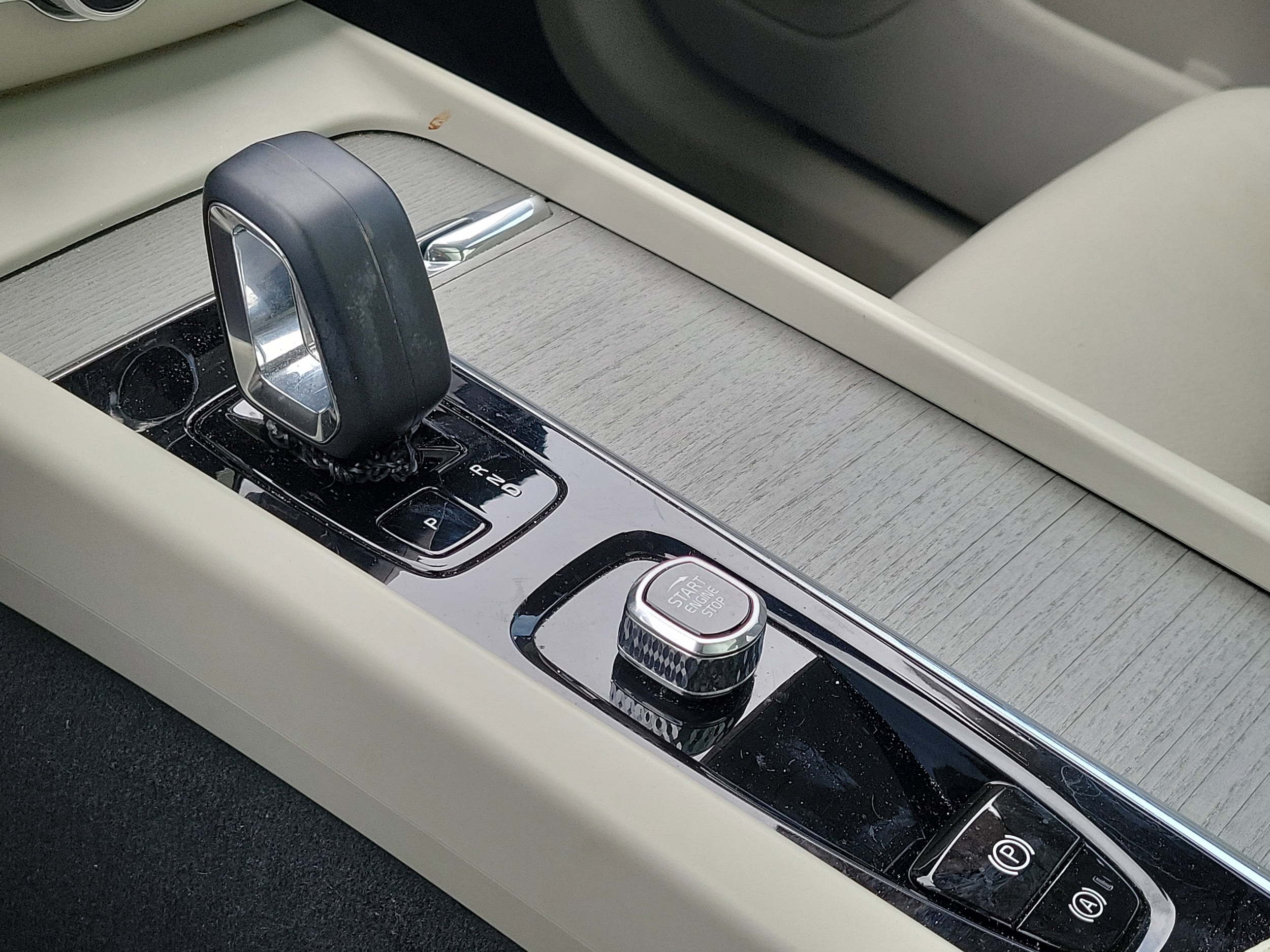 2023 Volvo XC60 Plus - Photo 24