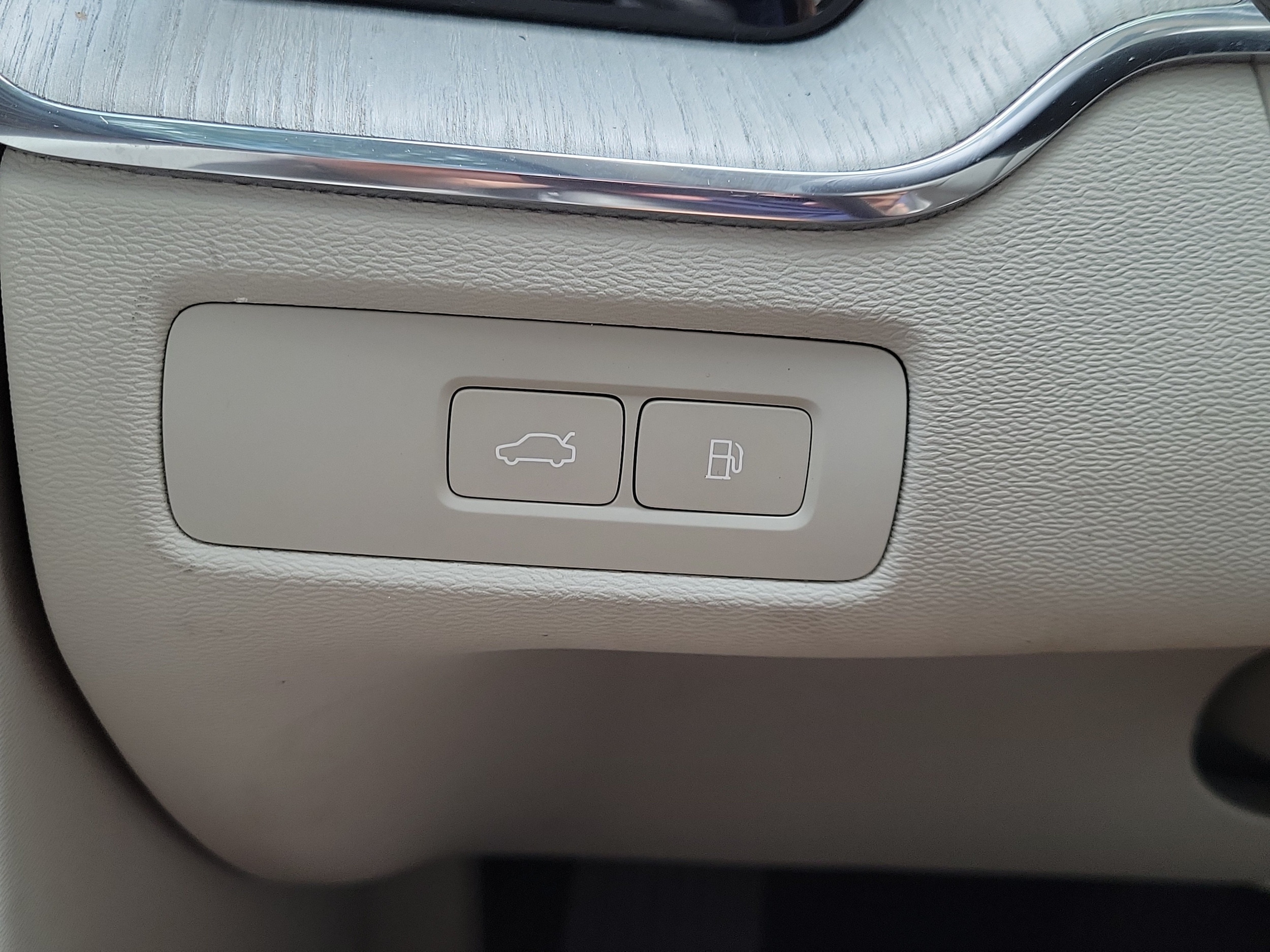 2025 Volvo XC60 Plus - Photo 25