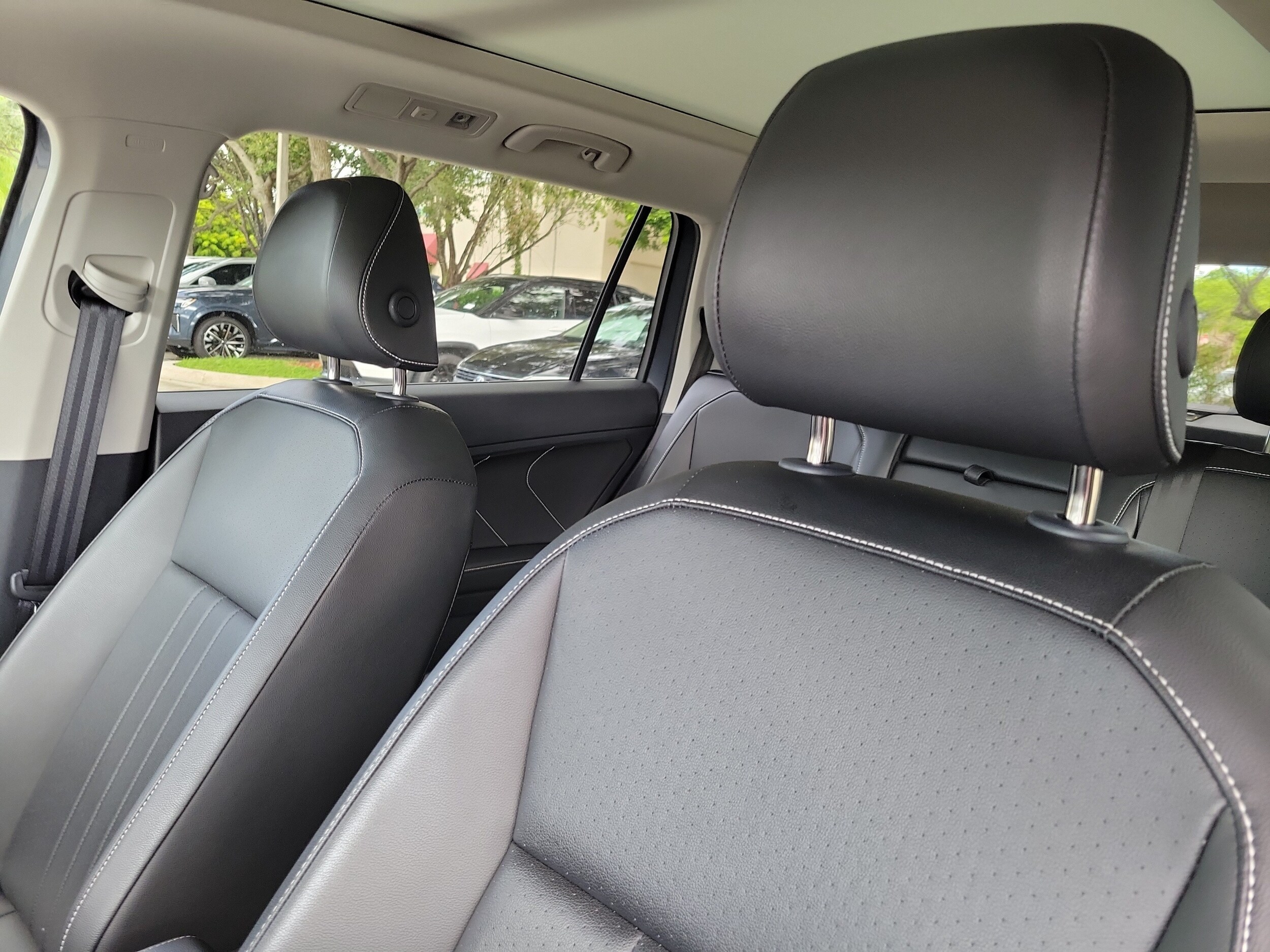2024 Volkswagen Tiguan SE - Photo 18