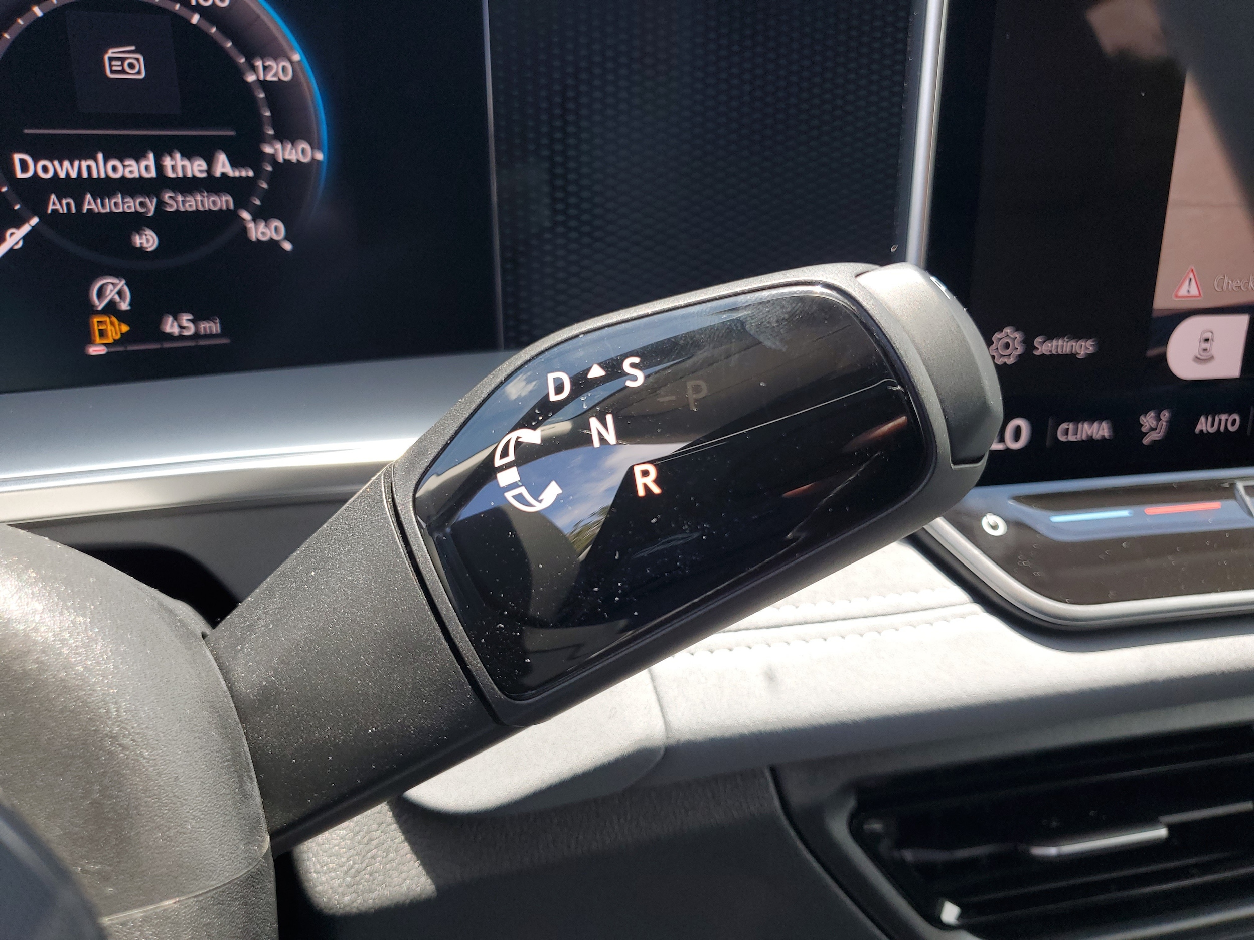 2026 Volkswagen Tiguan SE - Photo 19
