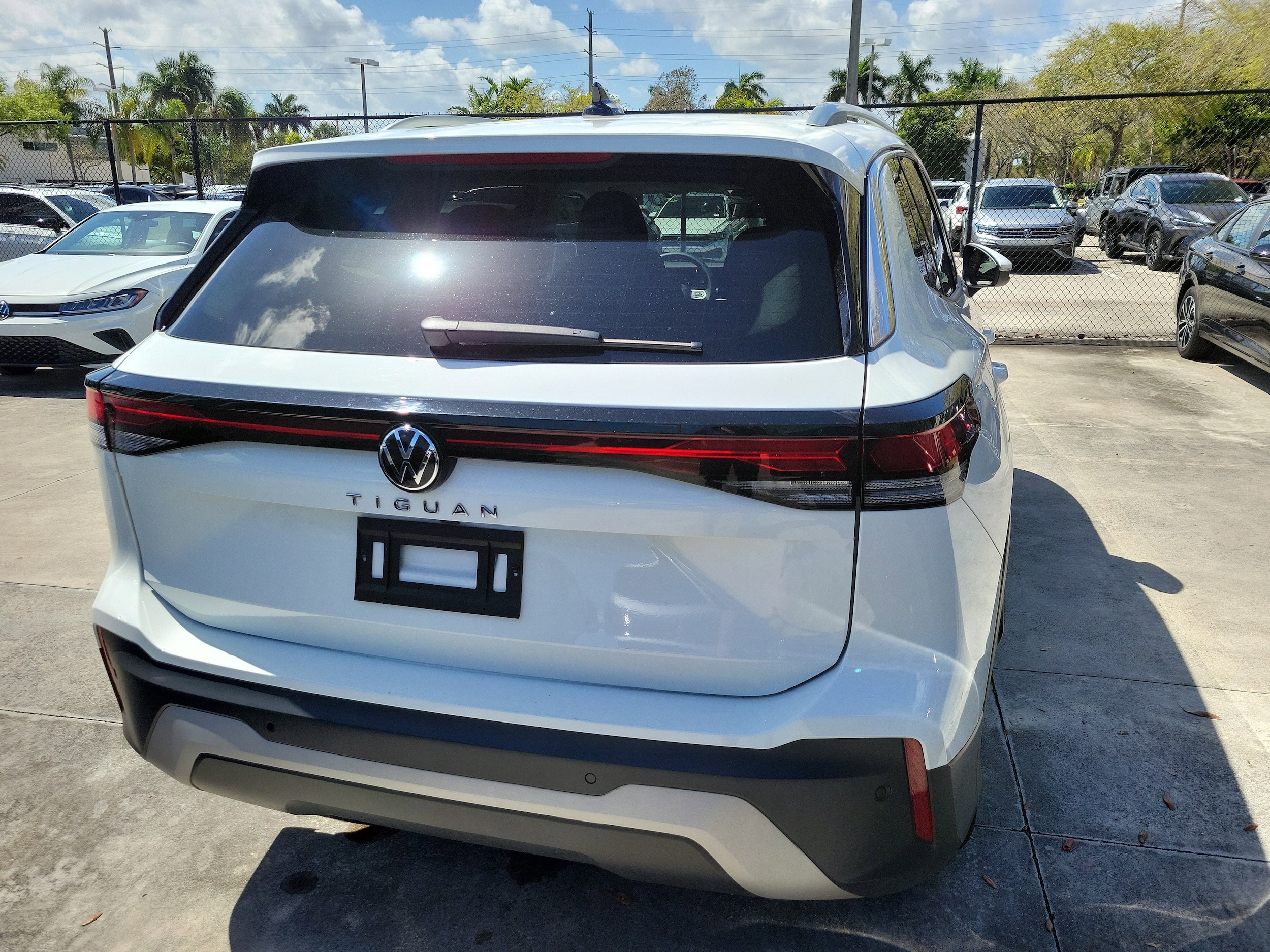 2025 Volkswagen Tiguan S - Photo 9