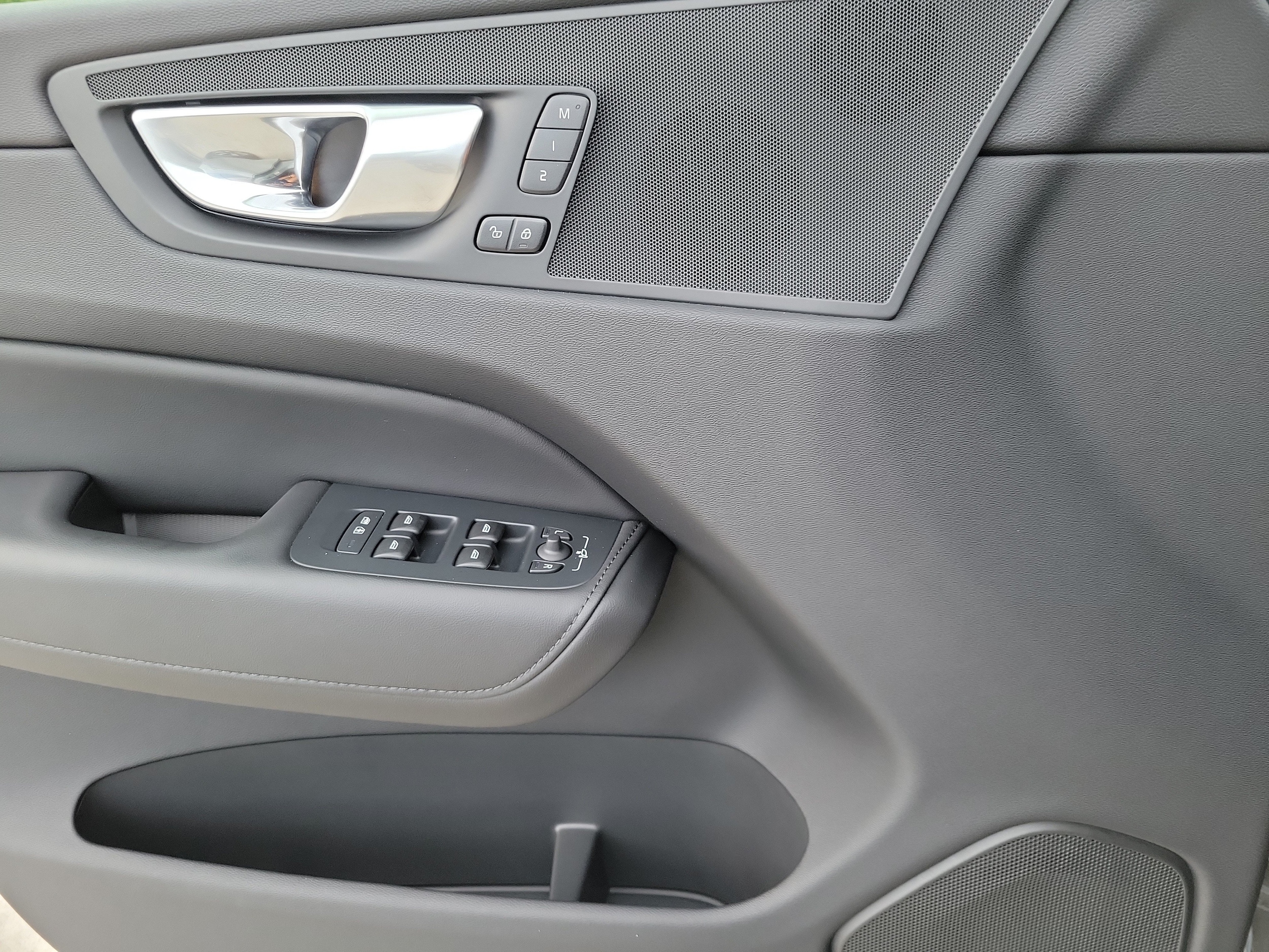 2024 Volvo XC60 Plus - Photo 19