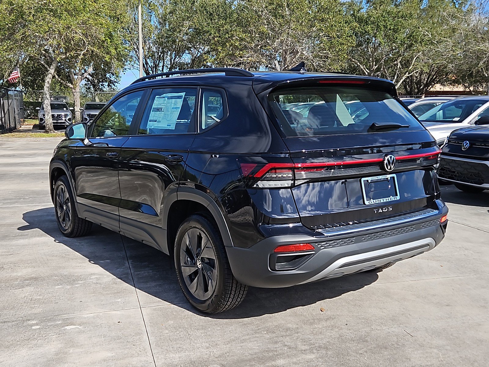 2025 Volkswagen Taos S photo 4