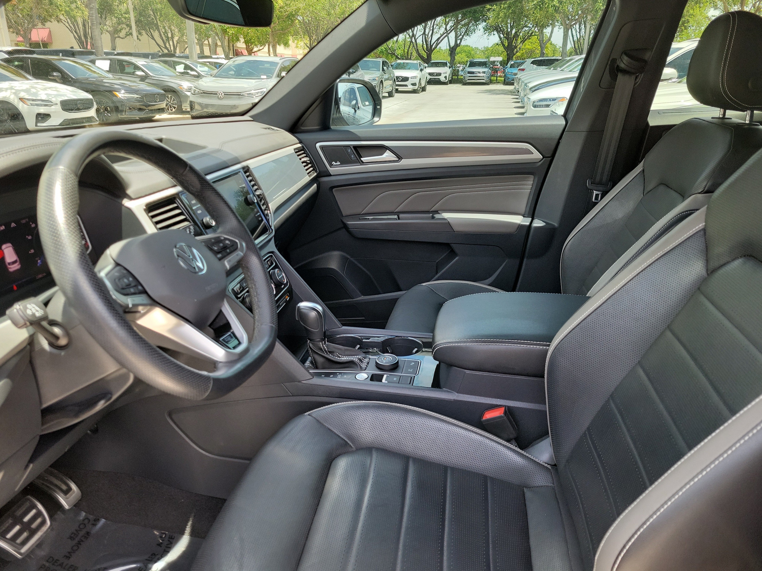 2023 Volkswagen Atlas Cross Sport SEL Premium R-Line - Photo 17