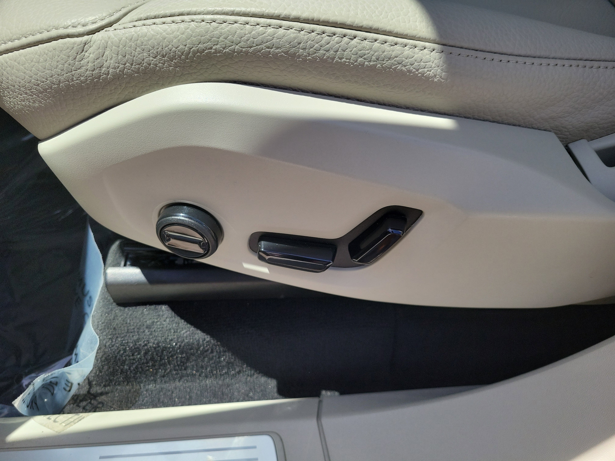 2025 Volvo XC90 Core - Photo 19