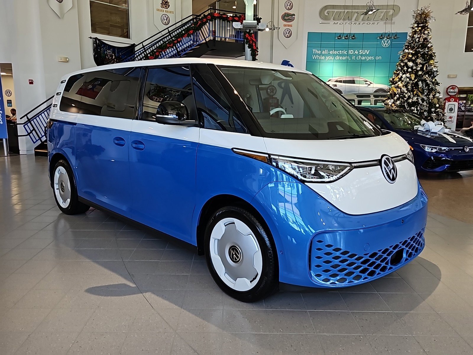 2025 Volkswagen ID. Buzz photo 2
