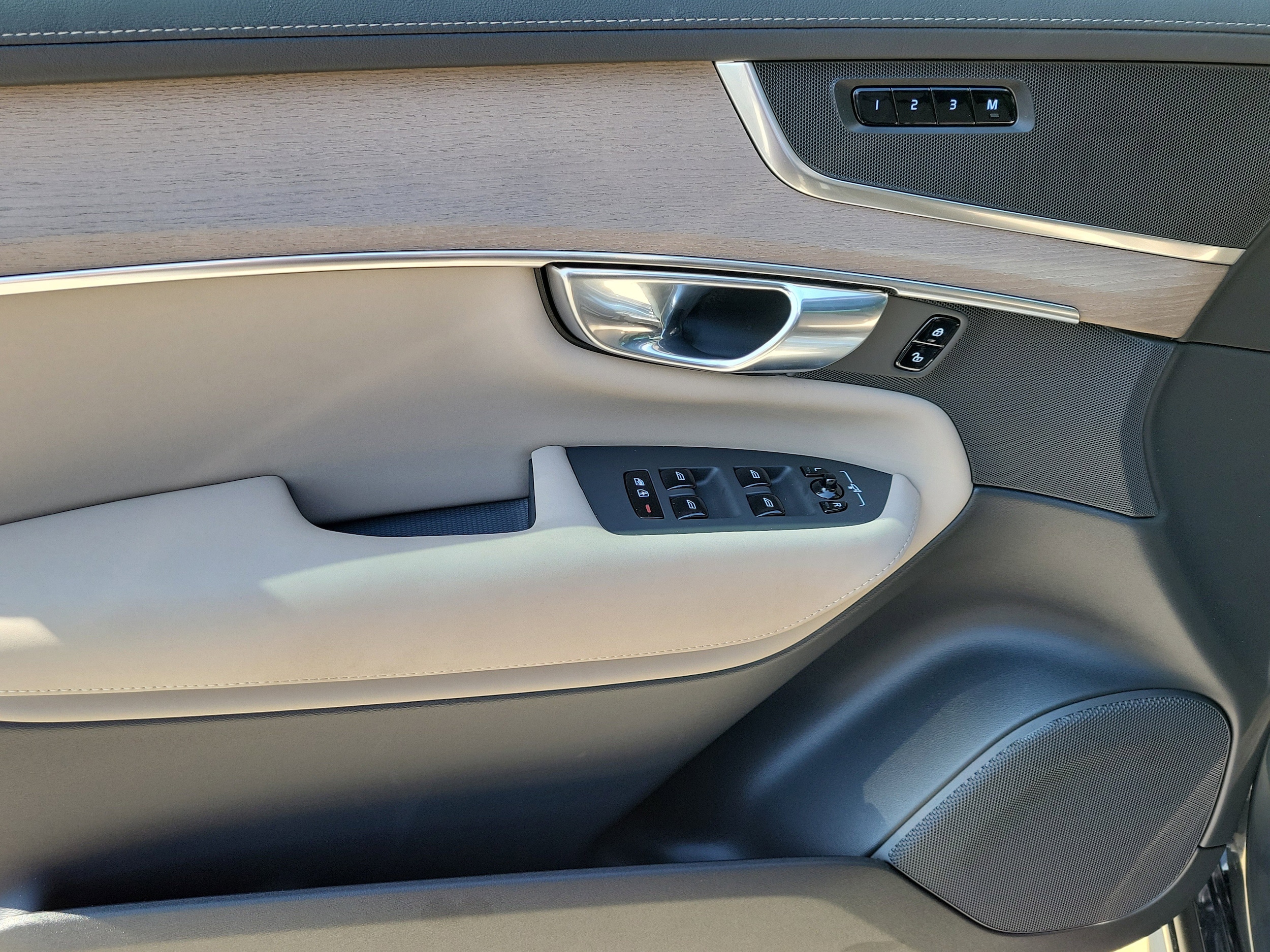 2026 Volvo XC90 Core - Photo 24