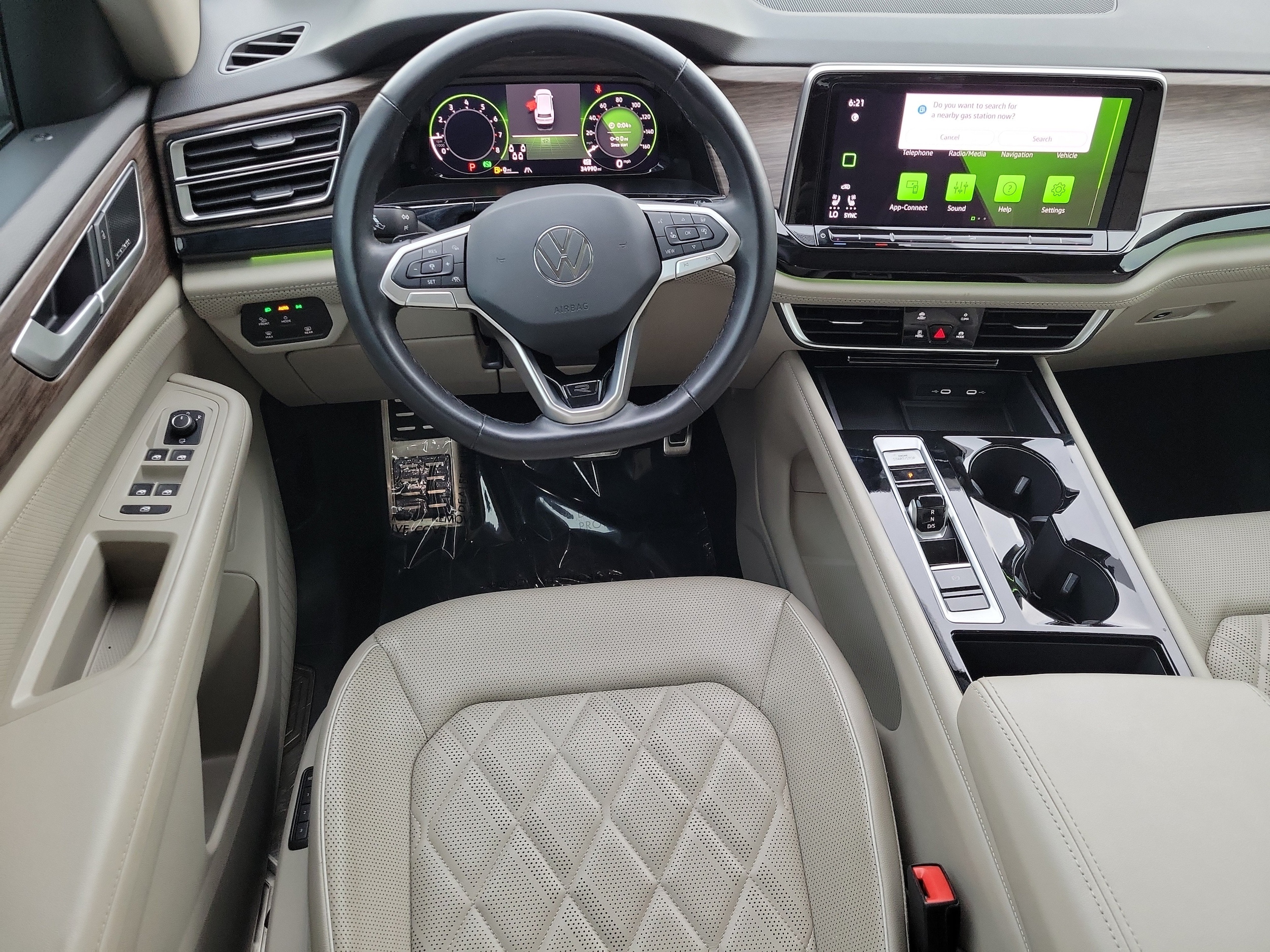 2024 Volkswagen Atlas SEL Premium R-Line - Photo 12