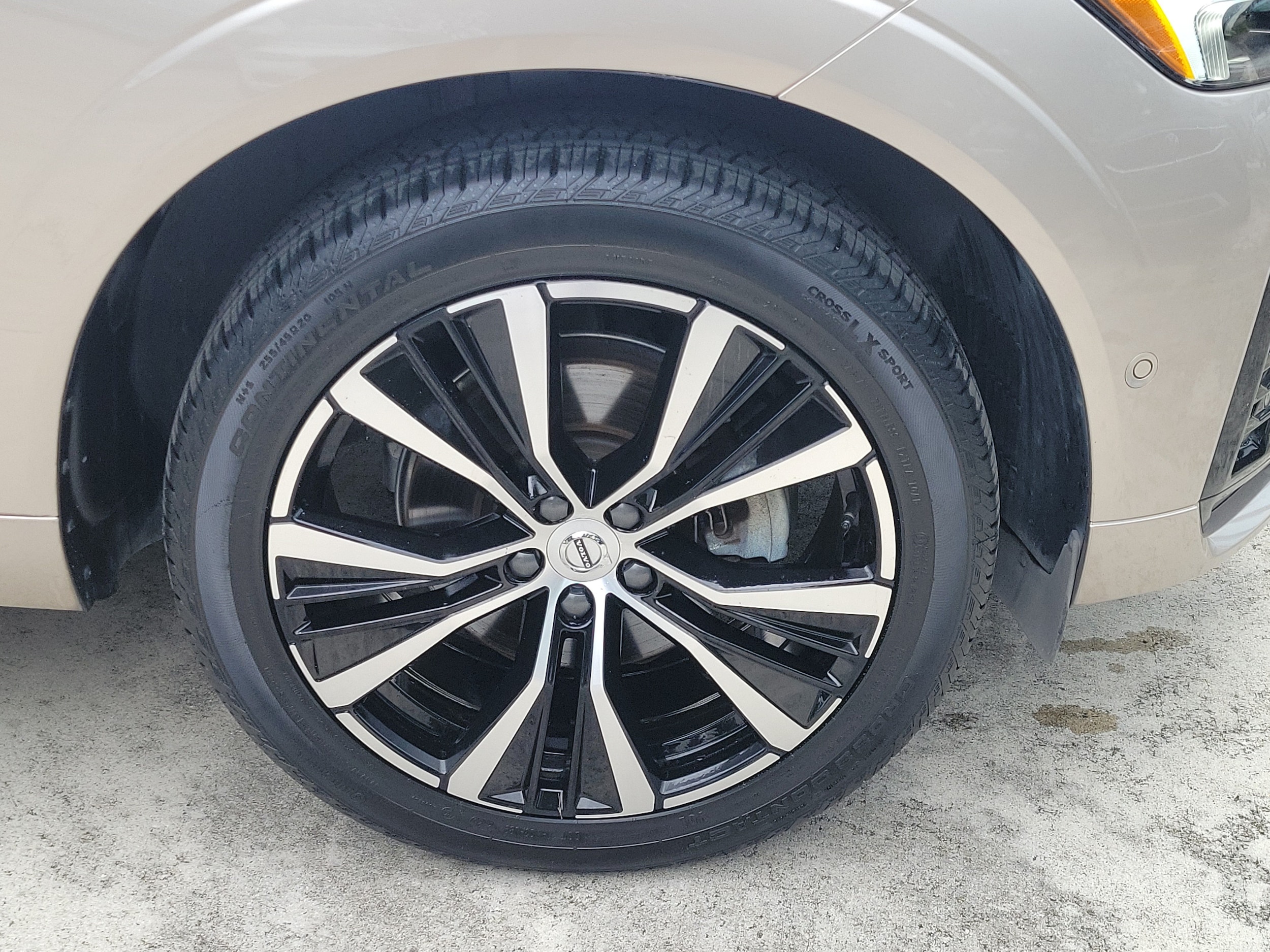 2024 Volvo XC60 Plus - Photo 11