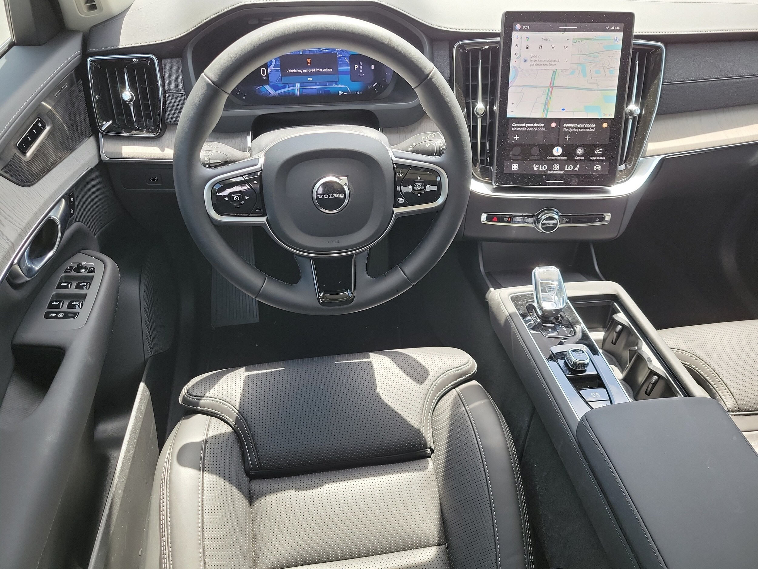 2025 Volvo XC90 Ultra - Photo 12