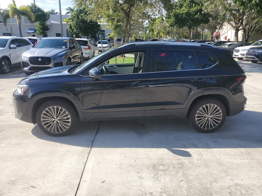 Used 2025 Volkswagen Taos 1.5T SE SUV