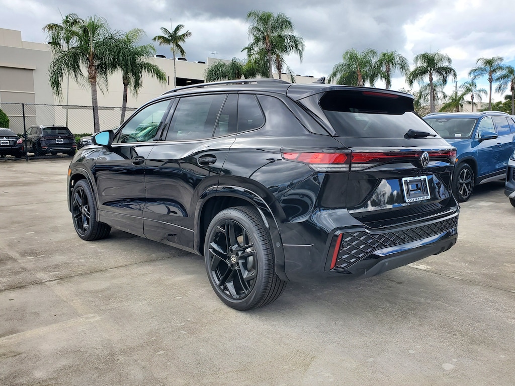 New 2026 Volkswagen Tiguan 2.0T SE R-Line Black SUV