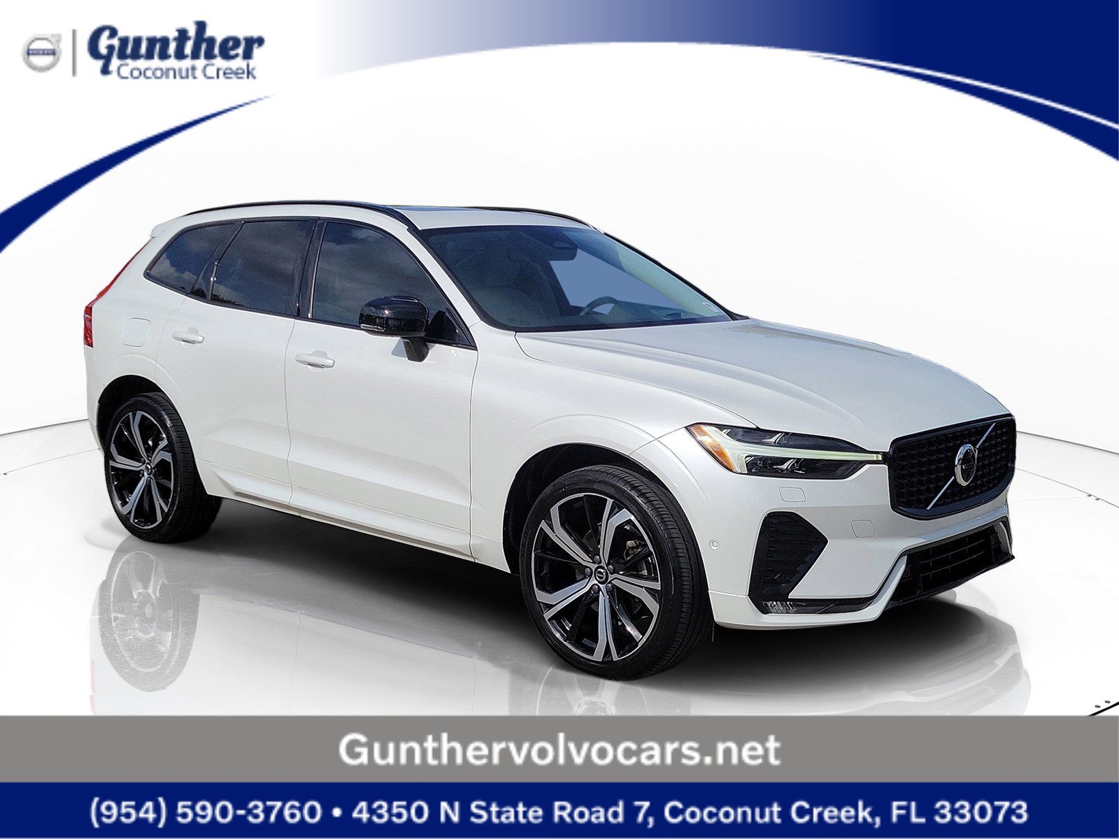 2023 Volvo XC60 B5 Ultimate Dark Theme FWD's photo