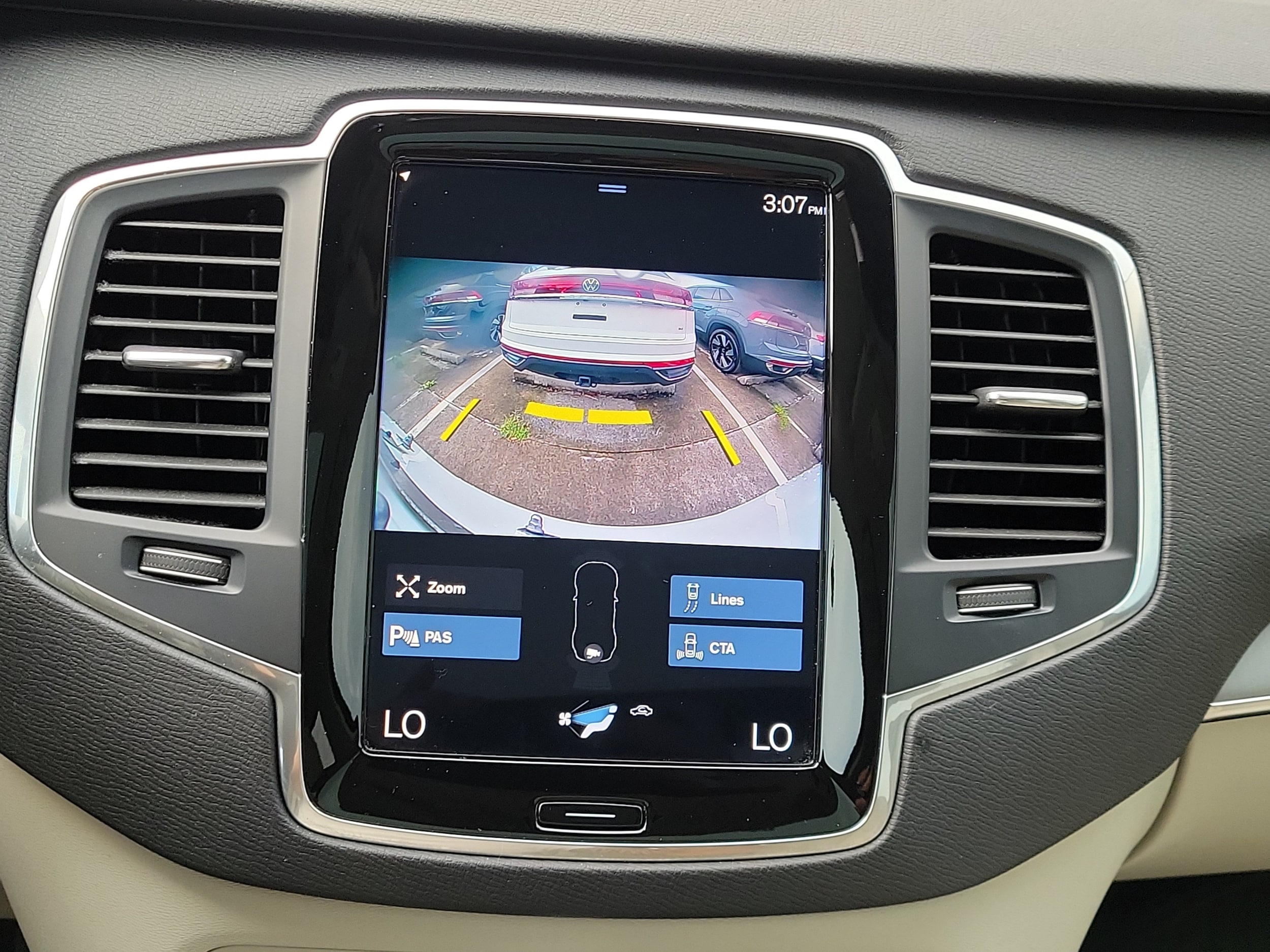 2022 Volvo XC90 Momentum - Photo 28