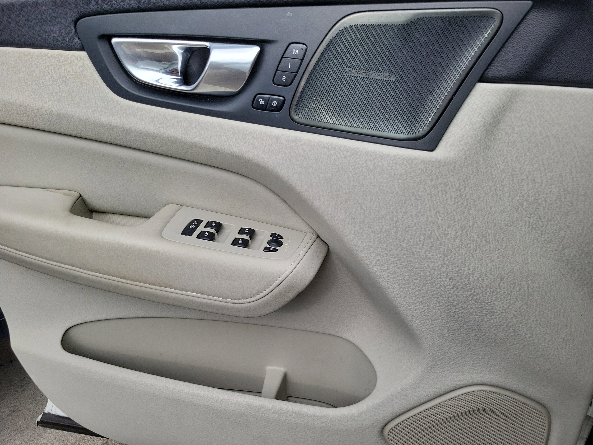 2023 Volvo XC60 Plus - Photo 16