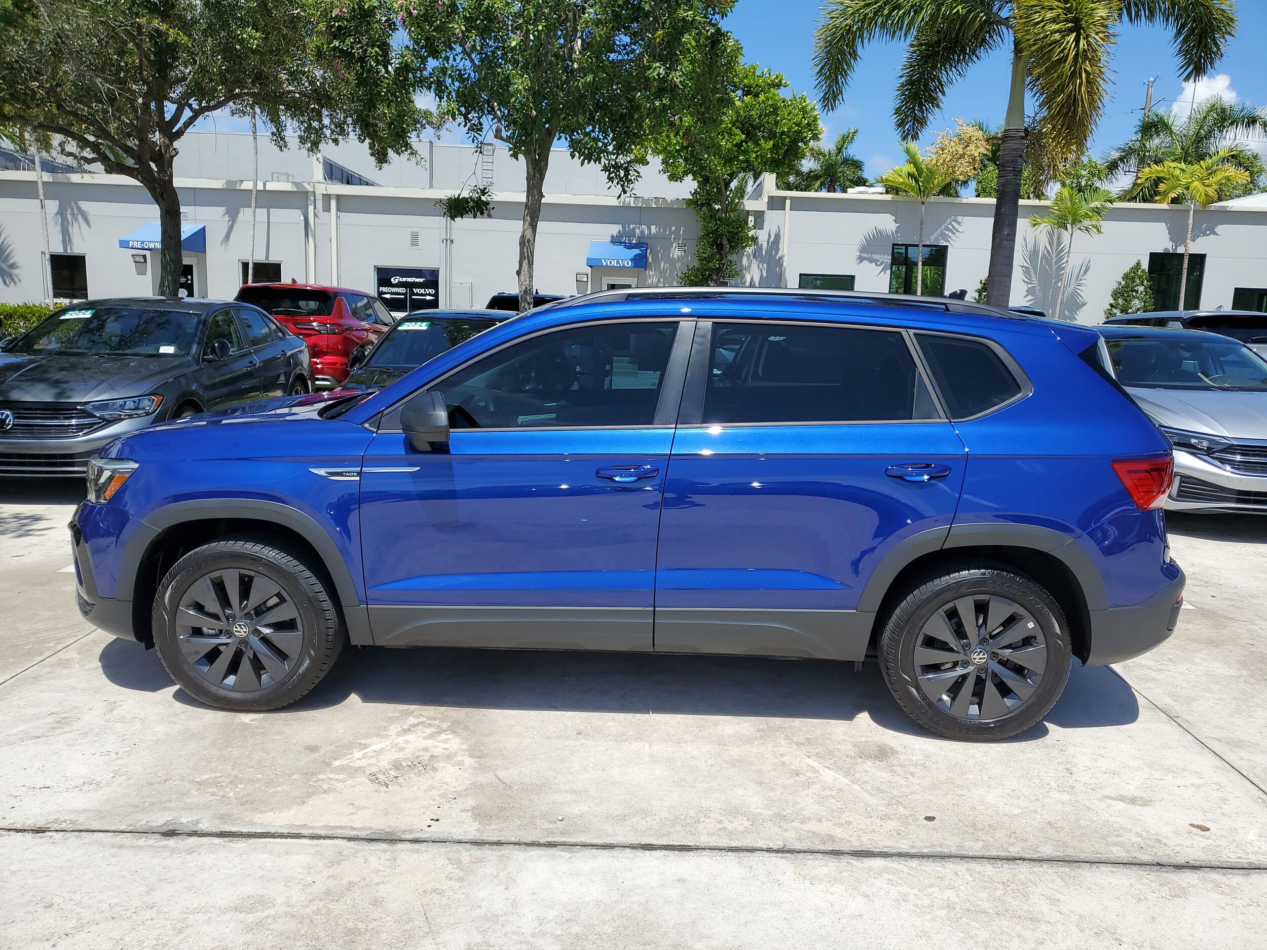 2024 Volkswagen Taos S photo 4