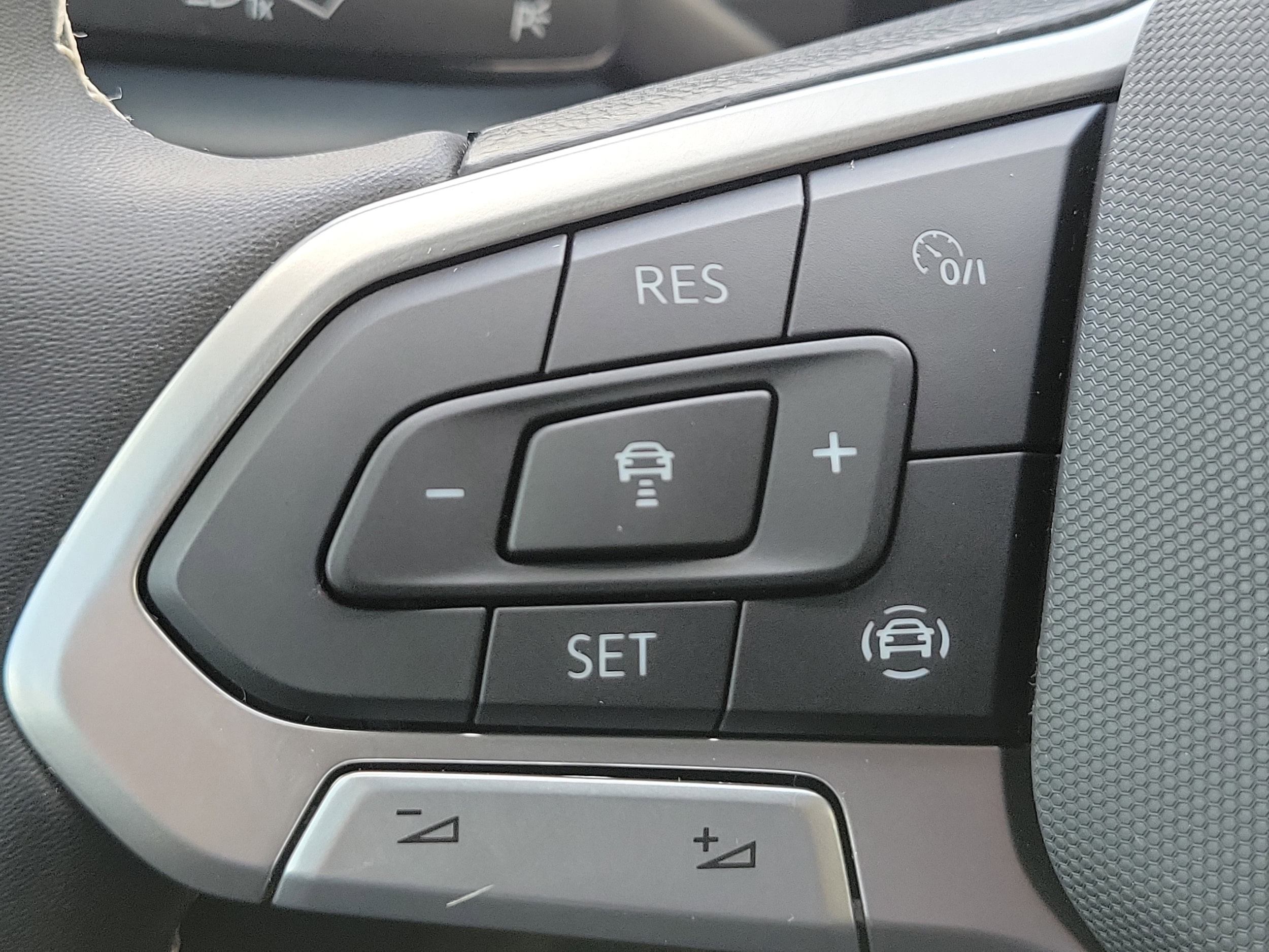 2023 Volkswagen Atlas Cross Sport SE w/Tech - Photo 22