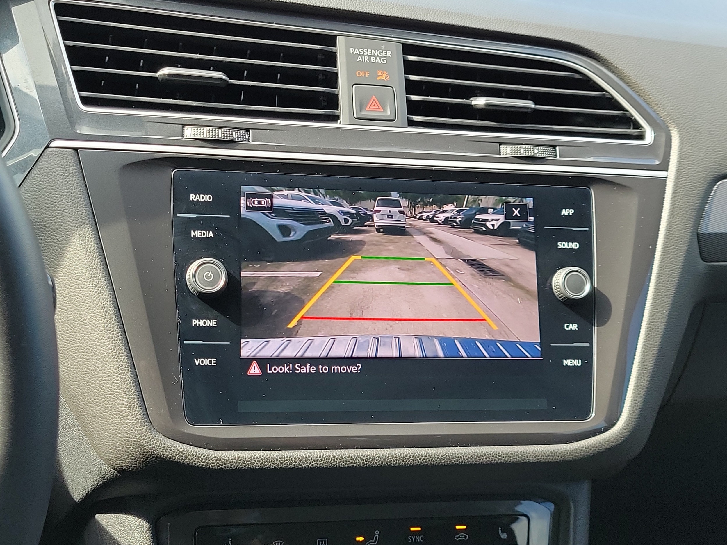 2024 Volkswagen Tiguan SE - Photo 24
