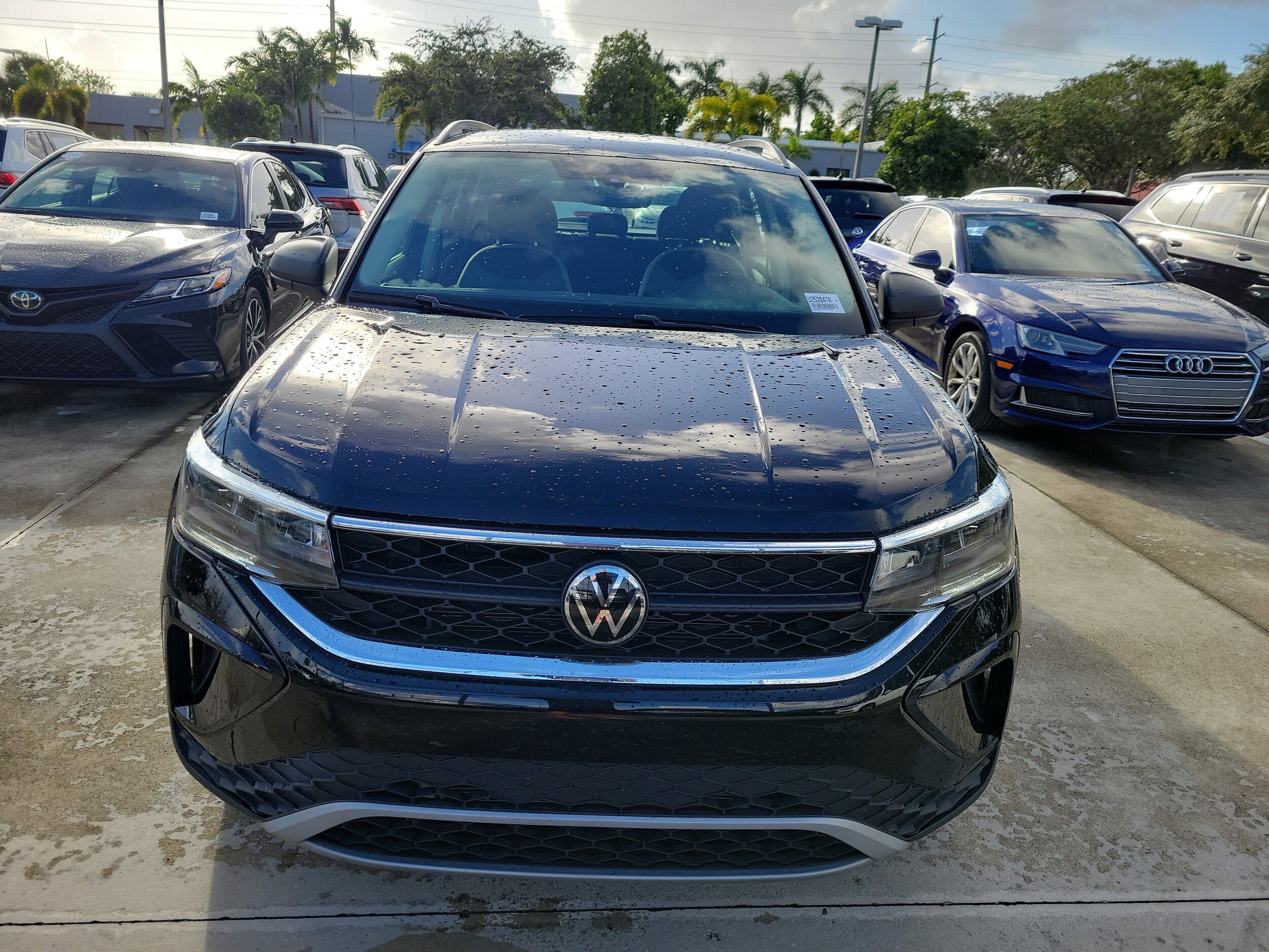 2023 Volkswagen Taos S photo 2