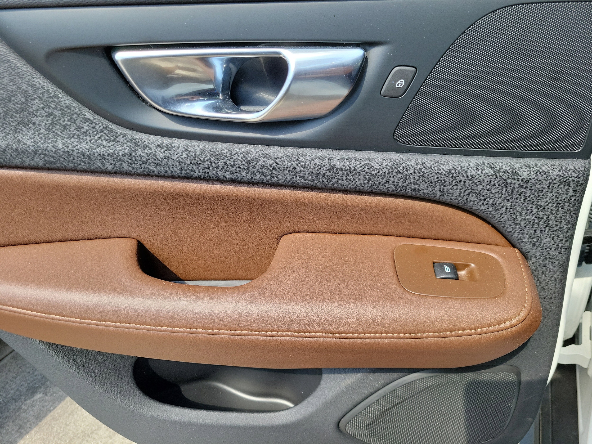 2025 Volvo V60 Cross Country Plus - Photo 14