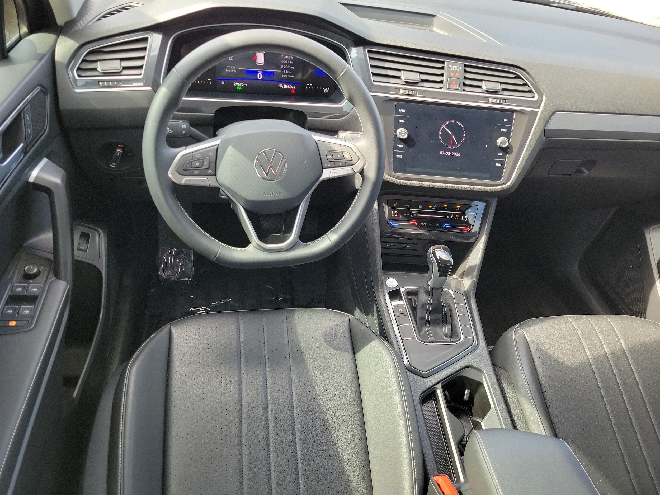 2024 Volkswagen Tiguan SE - Photo 8