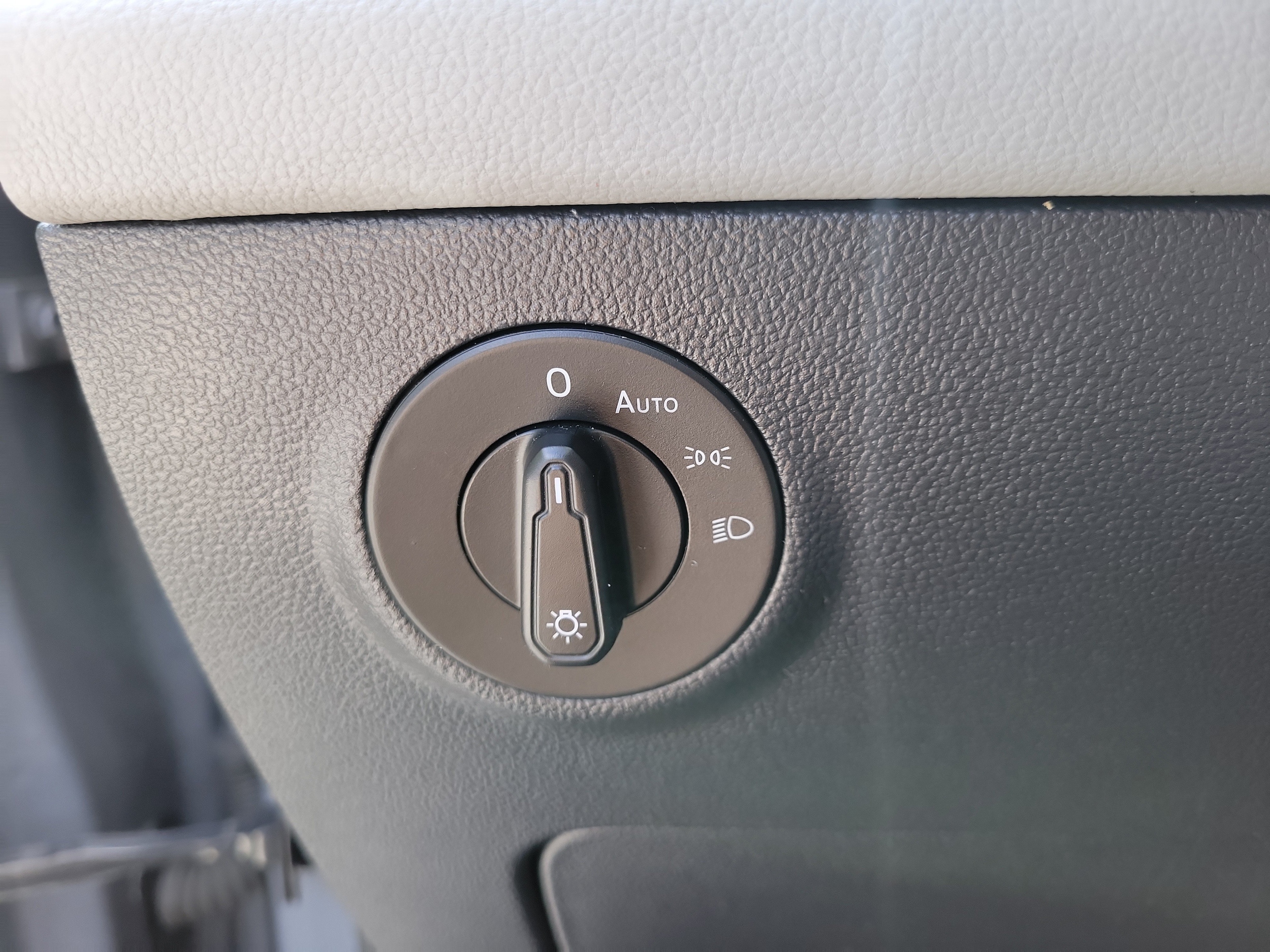 2023 Volkswagen Taos SE - Photo 18