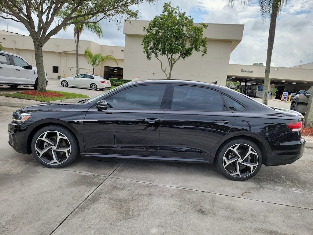Certified 2022 Volkswagen Passat 2.0T R-Line Sedan