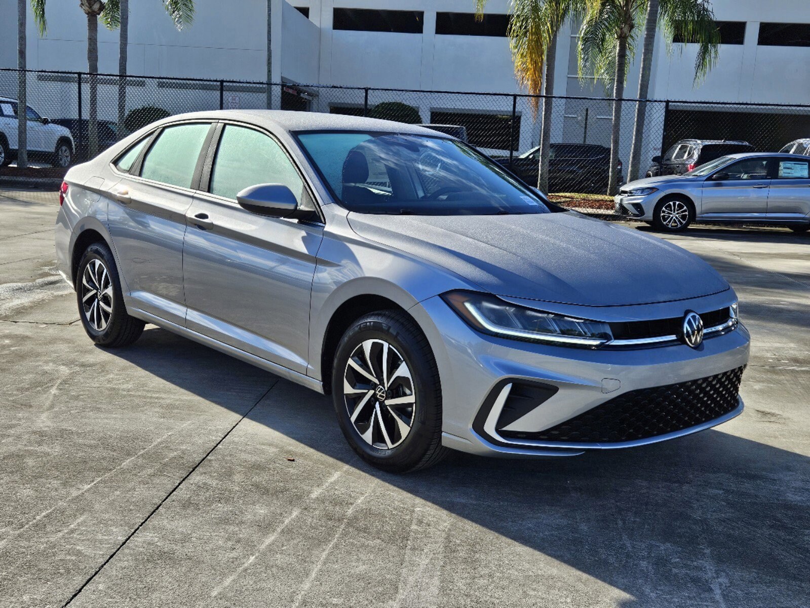 2025 Volkswagen Jetta 1.5T S photo 2