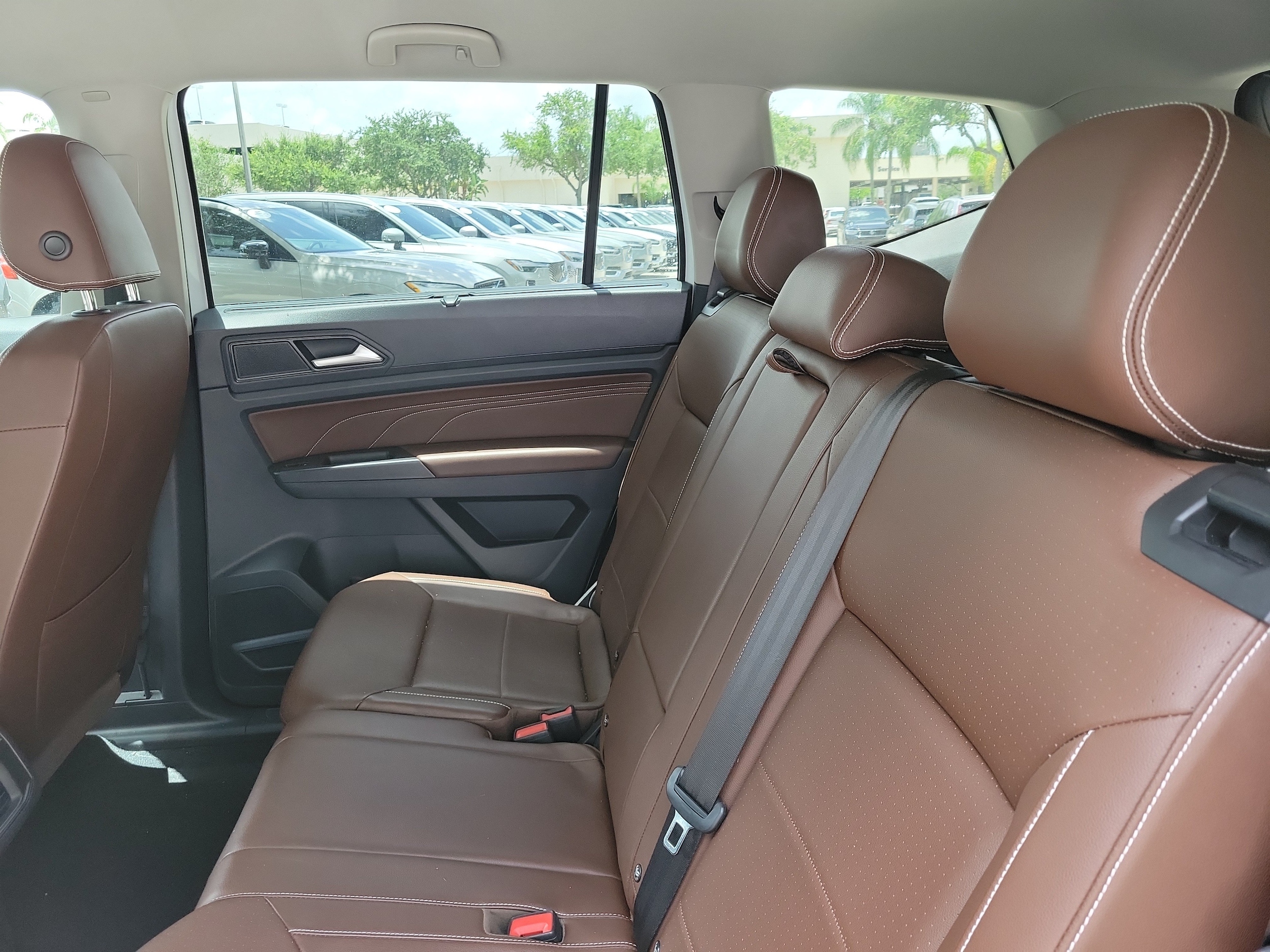 2023 Volkswagen Atlas SE w/Tech - Photo 12