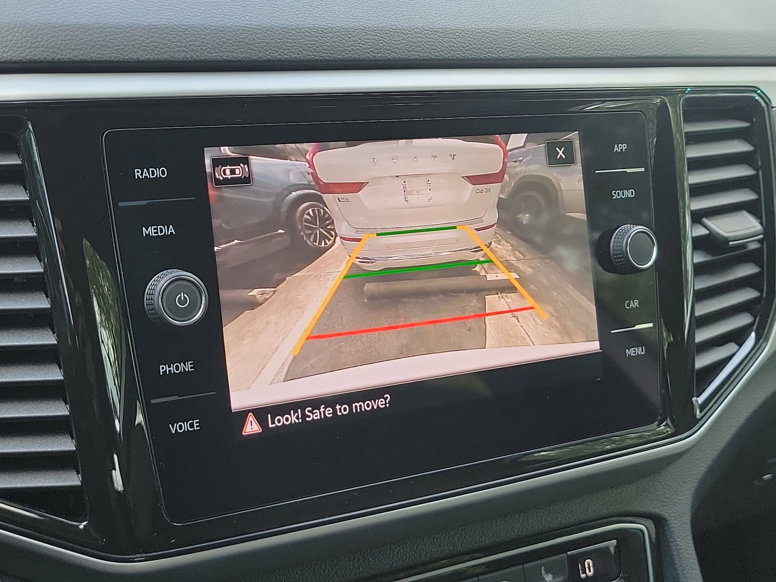 2023 Volkswagen Atlas Cross Sport SE w/Tech - Photo 26