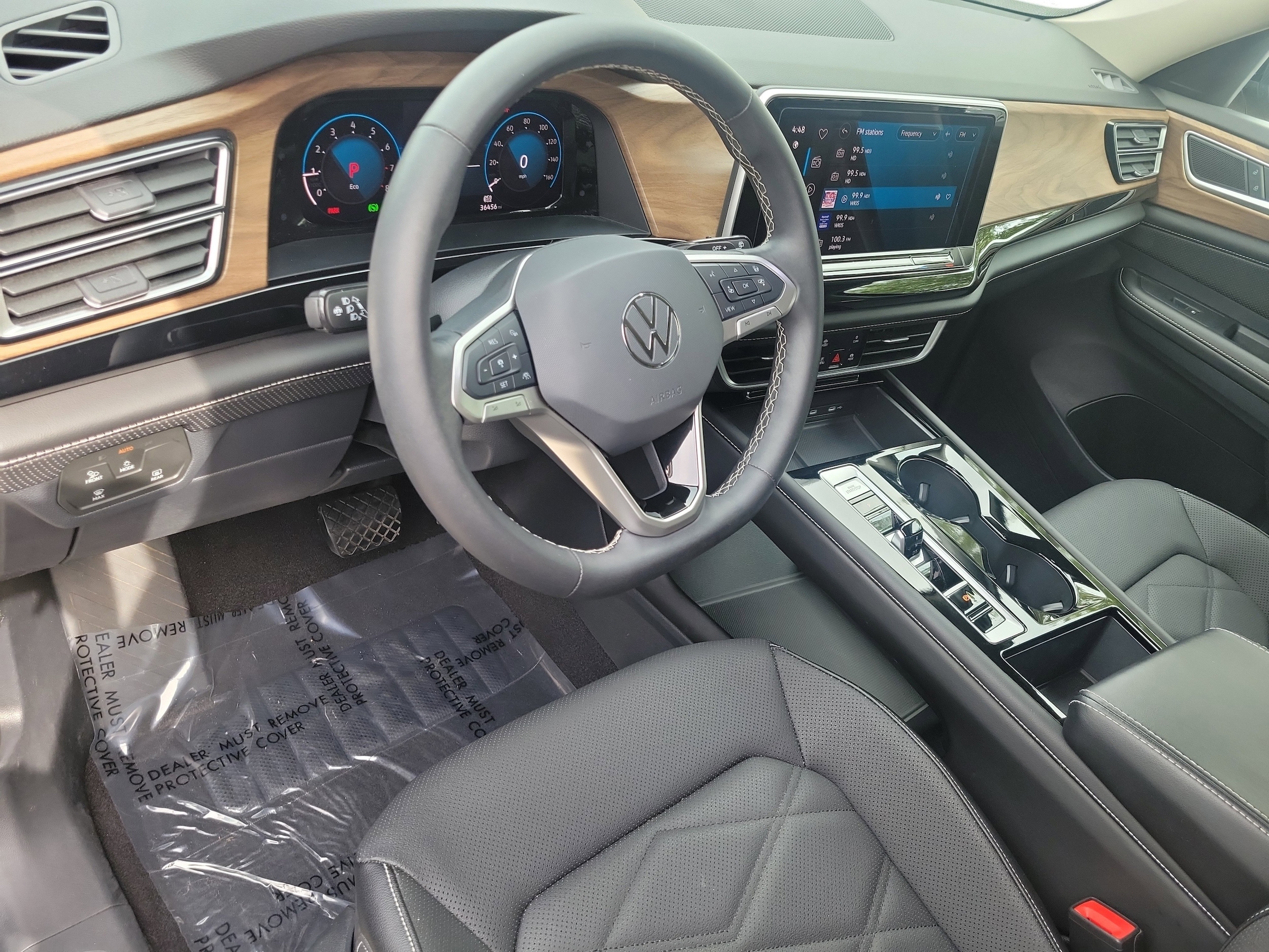 2024 Volkswagen Atlas SE w/Tech - Photo 16