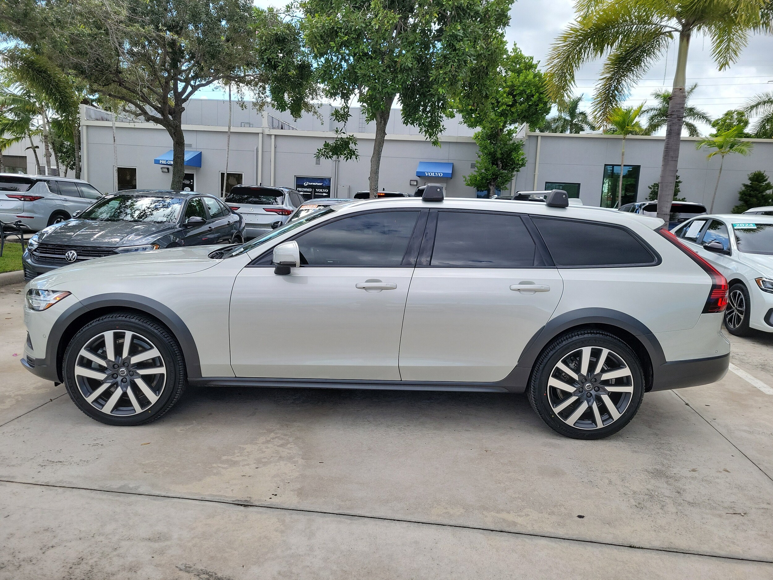 2021 Volvo V90 Inscription photo 4