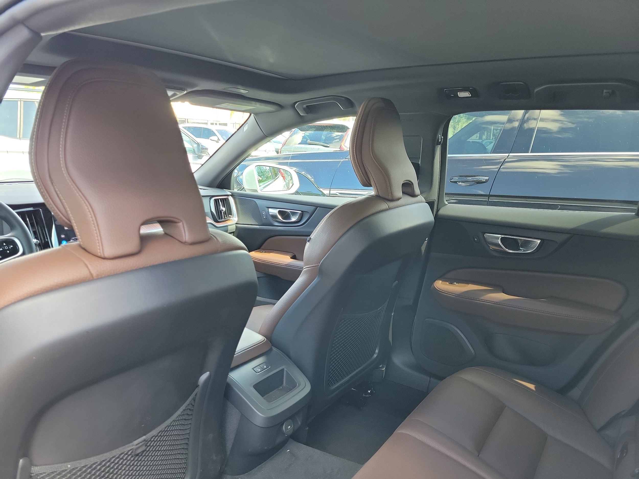 2025 Volvo V60 Cross Country Plus - Photo 13