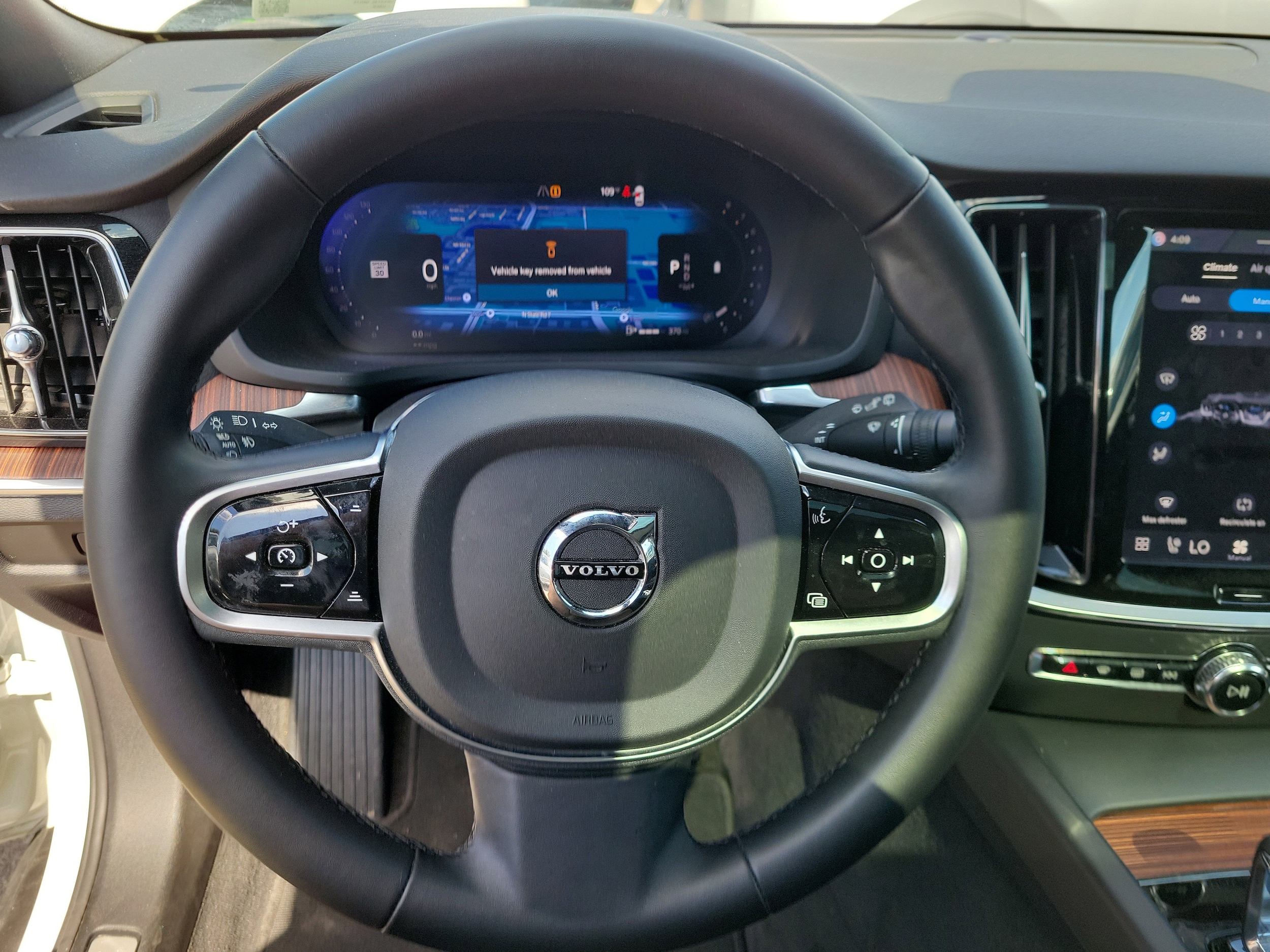 2025 Volvo V60 Cross Country Plus - Photo 21