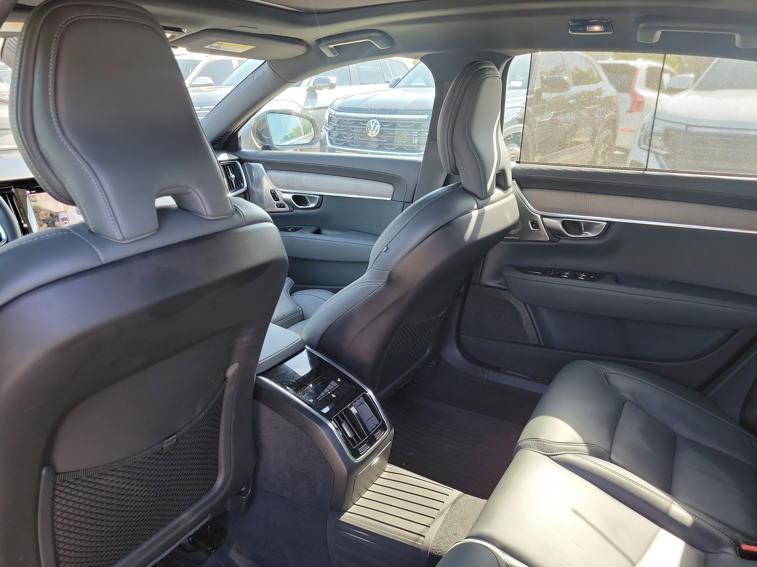 2023 Volvo S90 Ultimate - Photo 17