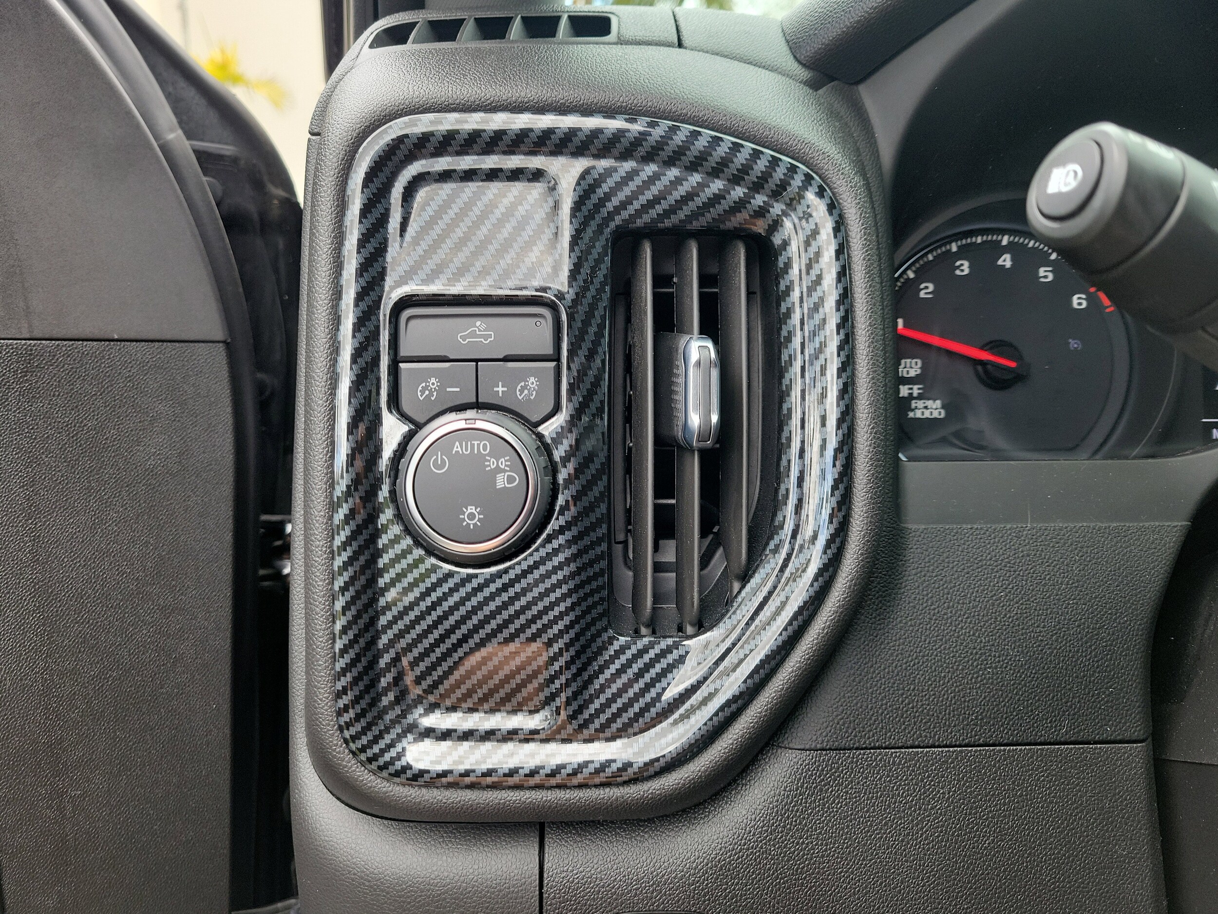 2023 Chevrolet Silverado 1500 Custom - Photo 18