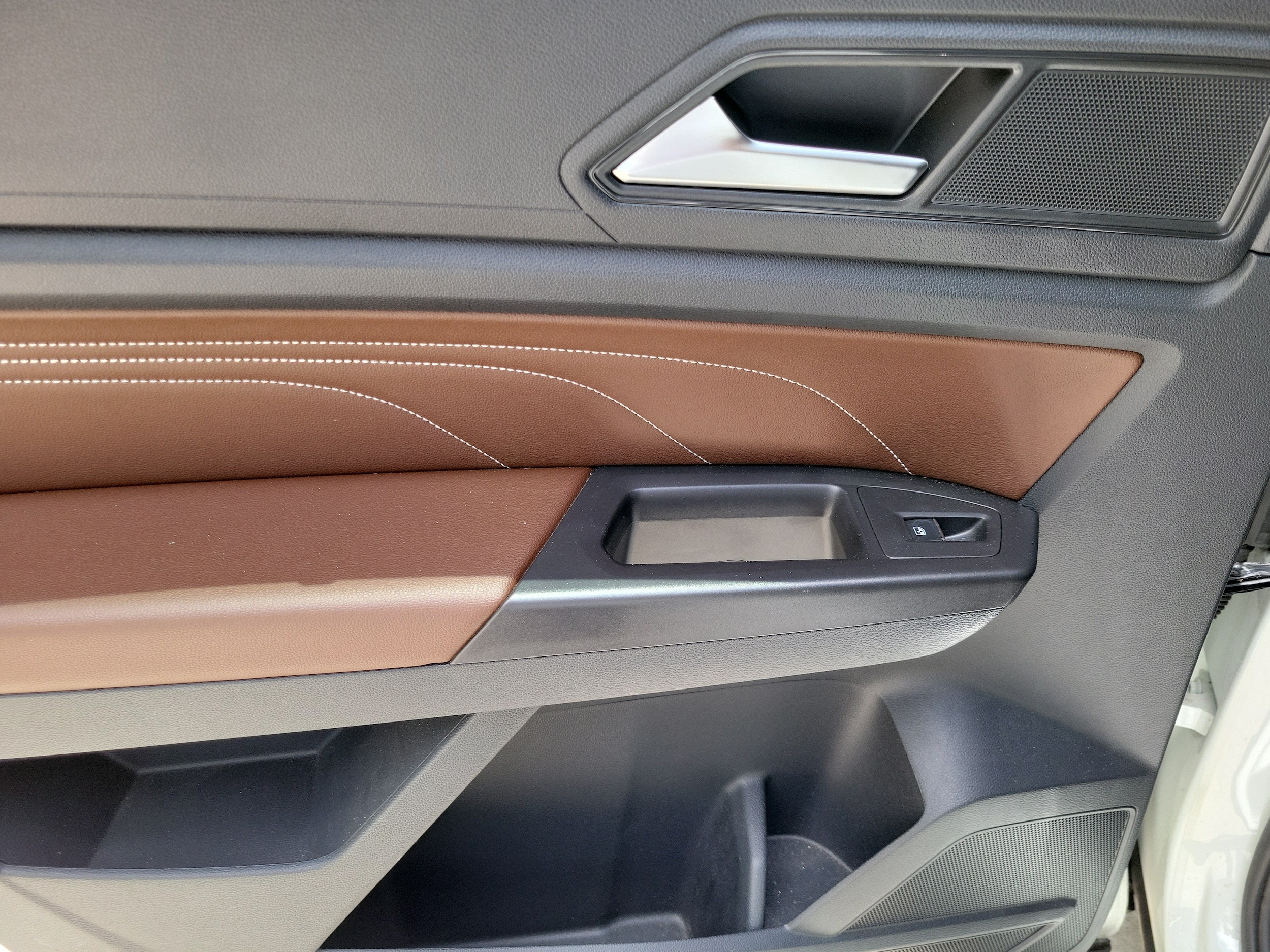 2023 Volkswagen Atlas SE w/Tech - Photo 15