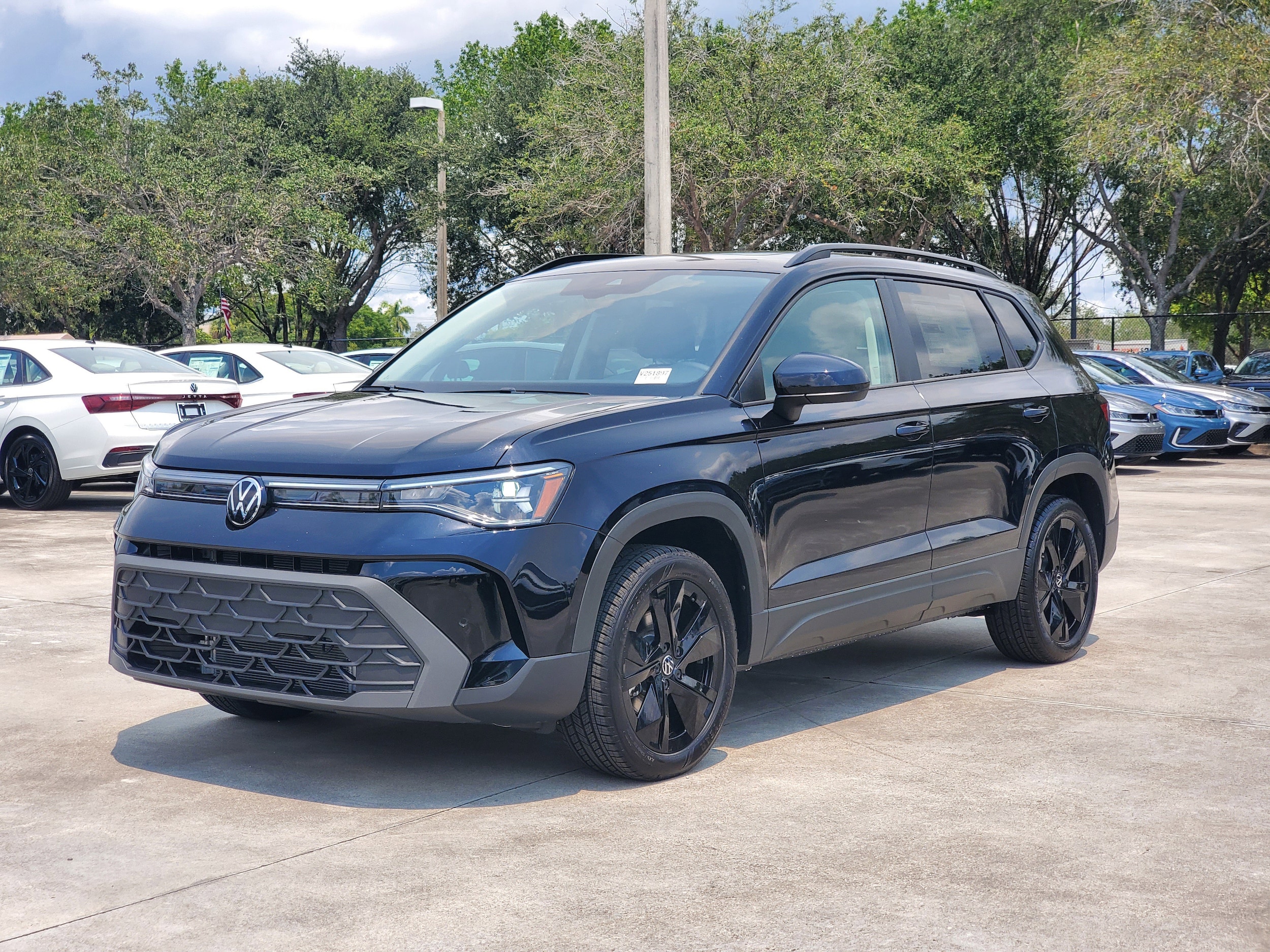 2025 Volkswagen Taos