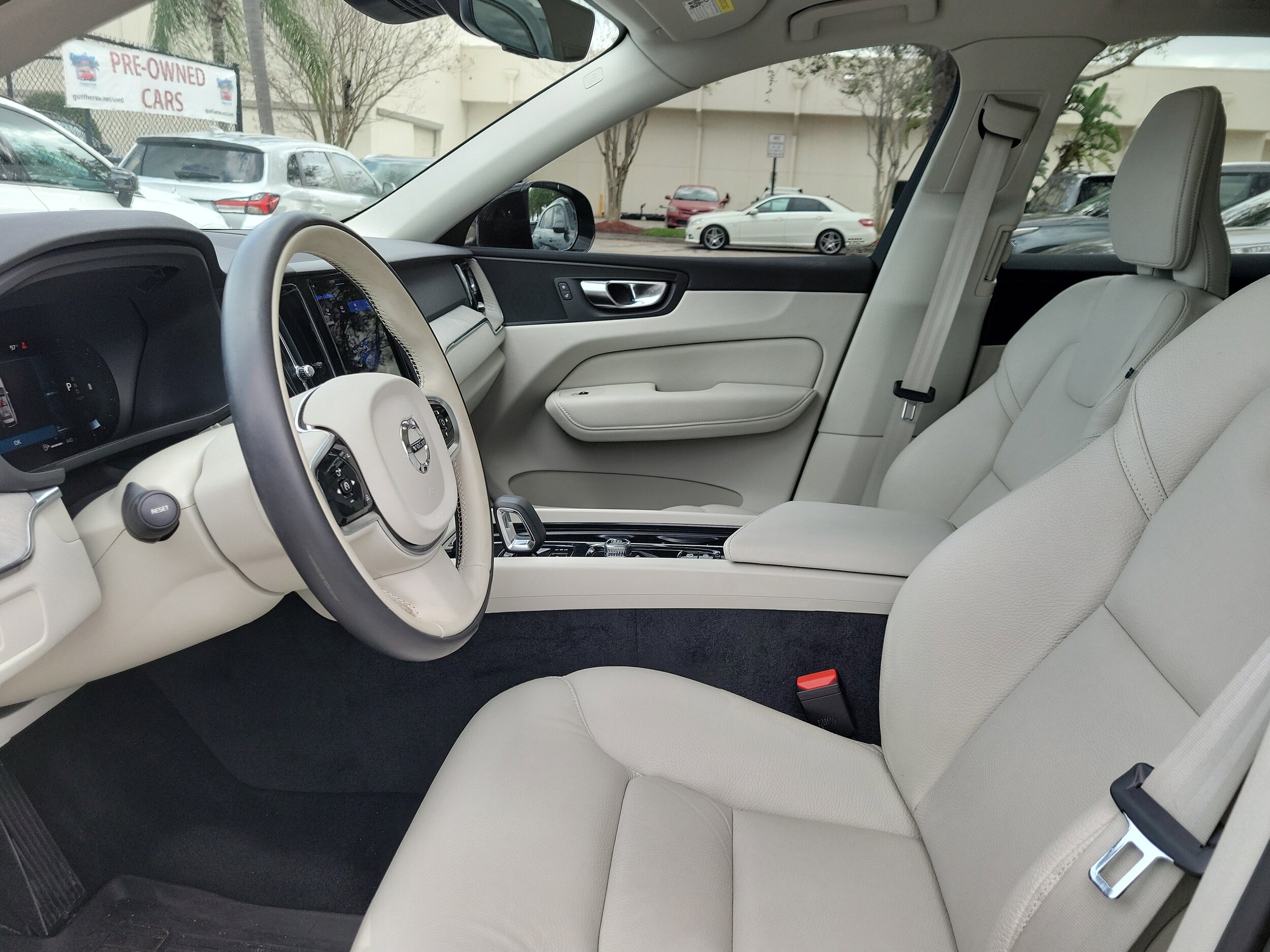 2023 Volvo XC60 Plus - Photo 19